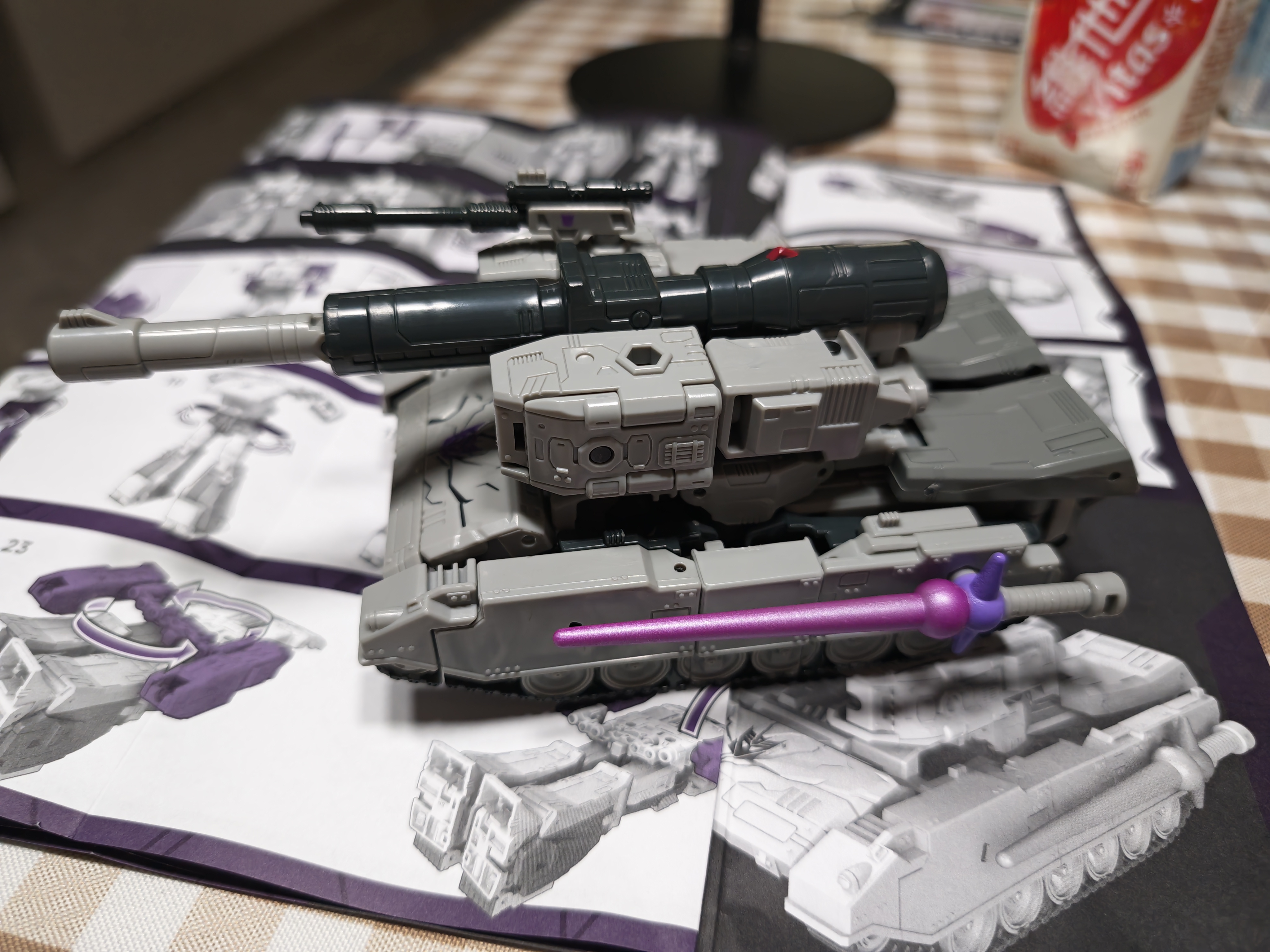 变形金刚（Transformers）工作室系列领袖级86大电影四十周年纪念版战损威震天G2255 实拍图