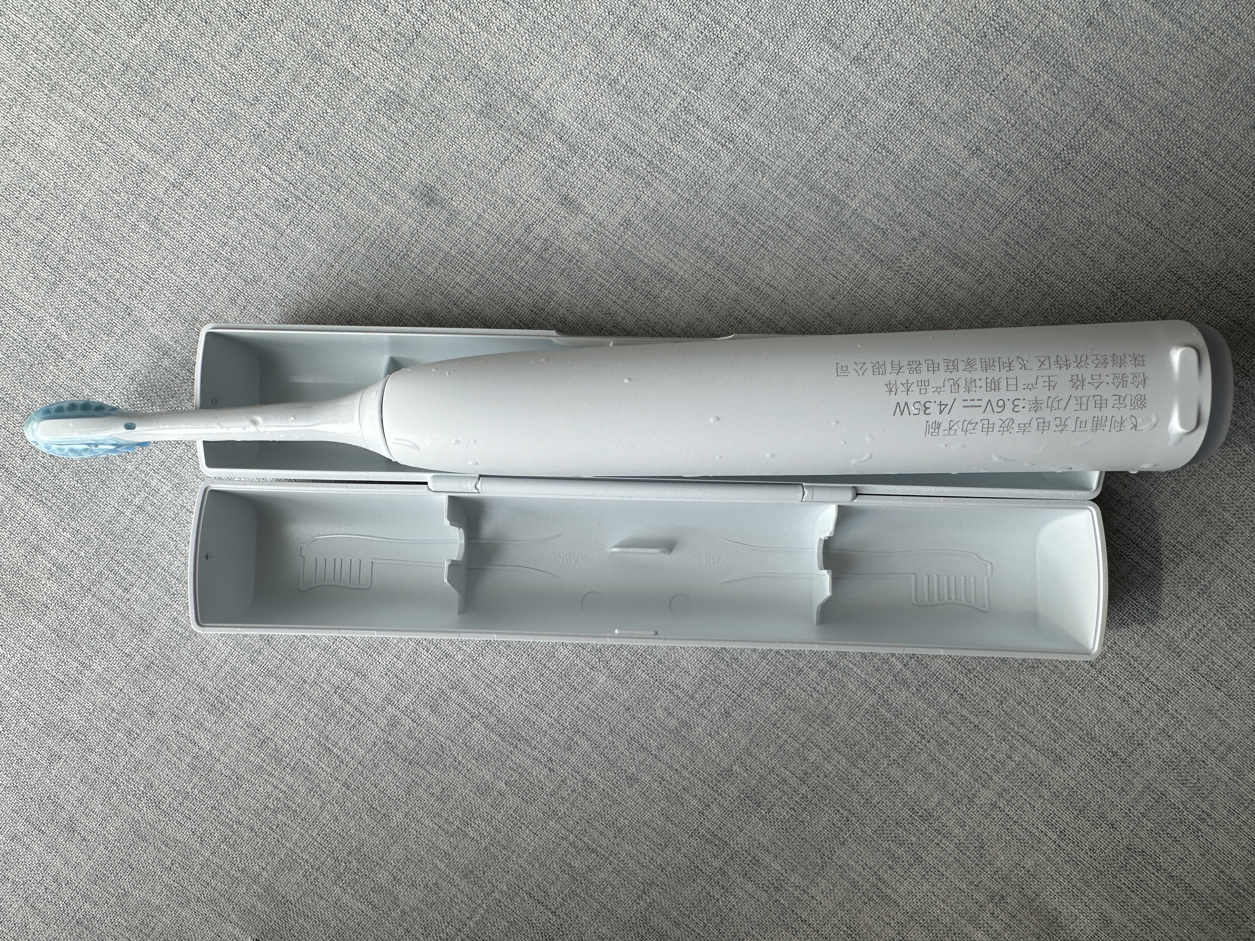 飞利浦（PHILIPS）电动牙刷官方旗舰正品高端钻石9系清洁牙菌斑声波成人情侣款送男友女友礼物七夕礼物 全新专利双核马达专业大师刷白色 实拍图