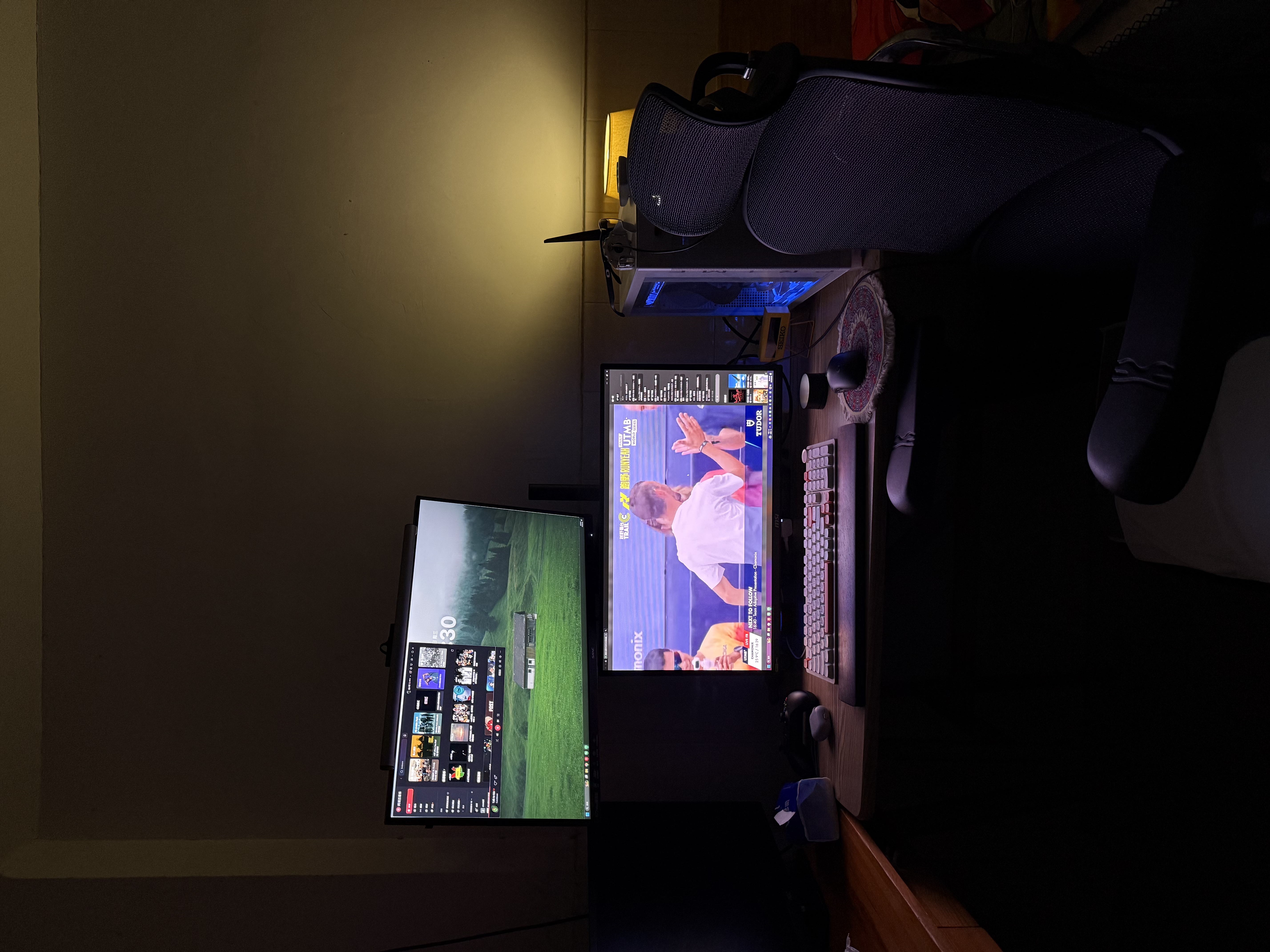 微星（MSI）流光E16 MAG 272UP QD-OLED E16 27英寸4K165Hz 三星面板QD-OLED电脑显示器HDR400游戏电竞显示屏 实拍图