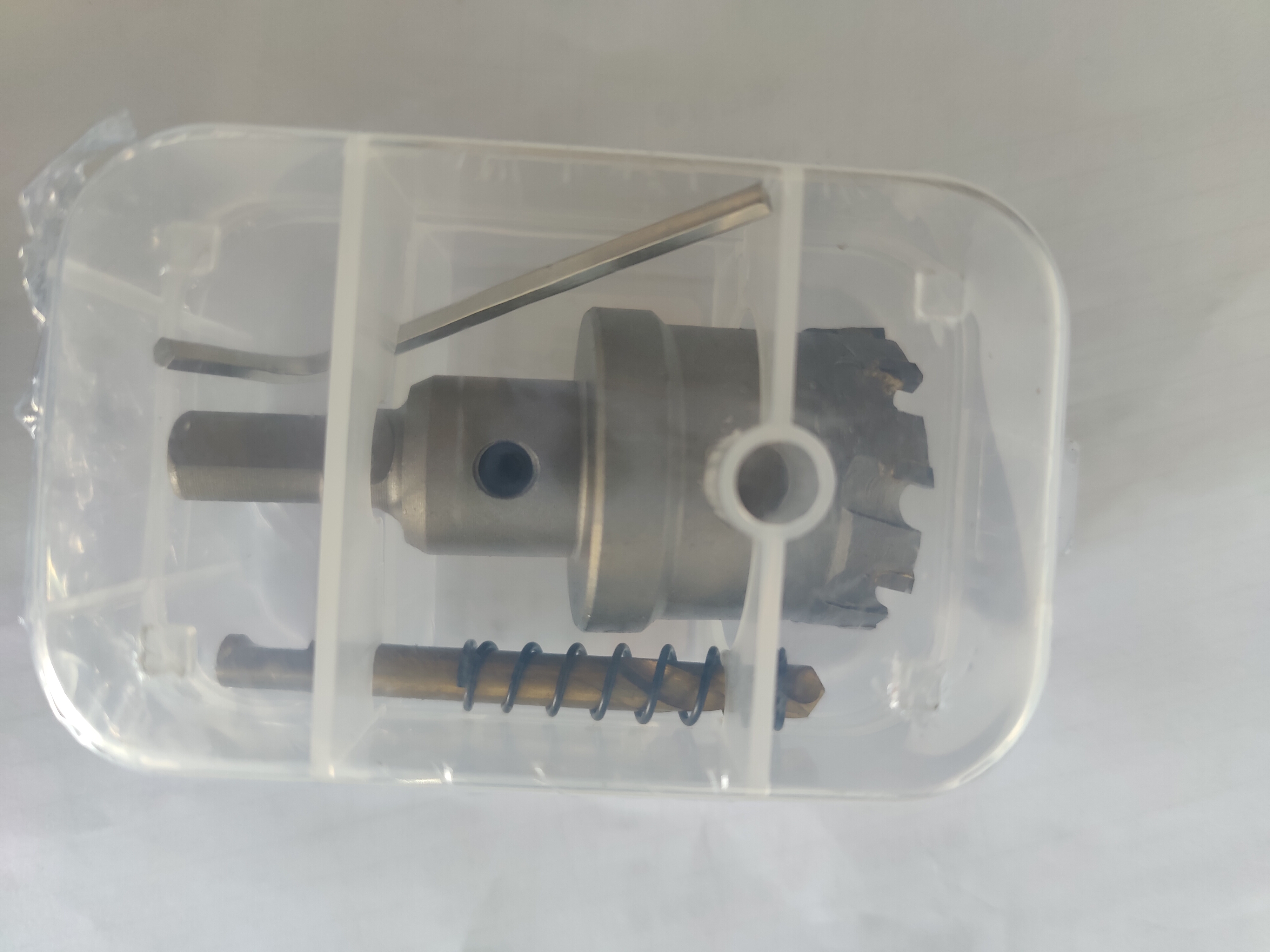 研然 多功能阶梯宝塔钻含钴开孔器螺旋钻（4-32mm+麻花钻*1）2件套 实拍图