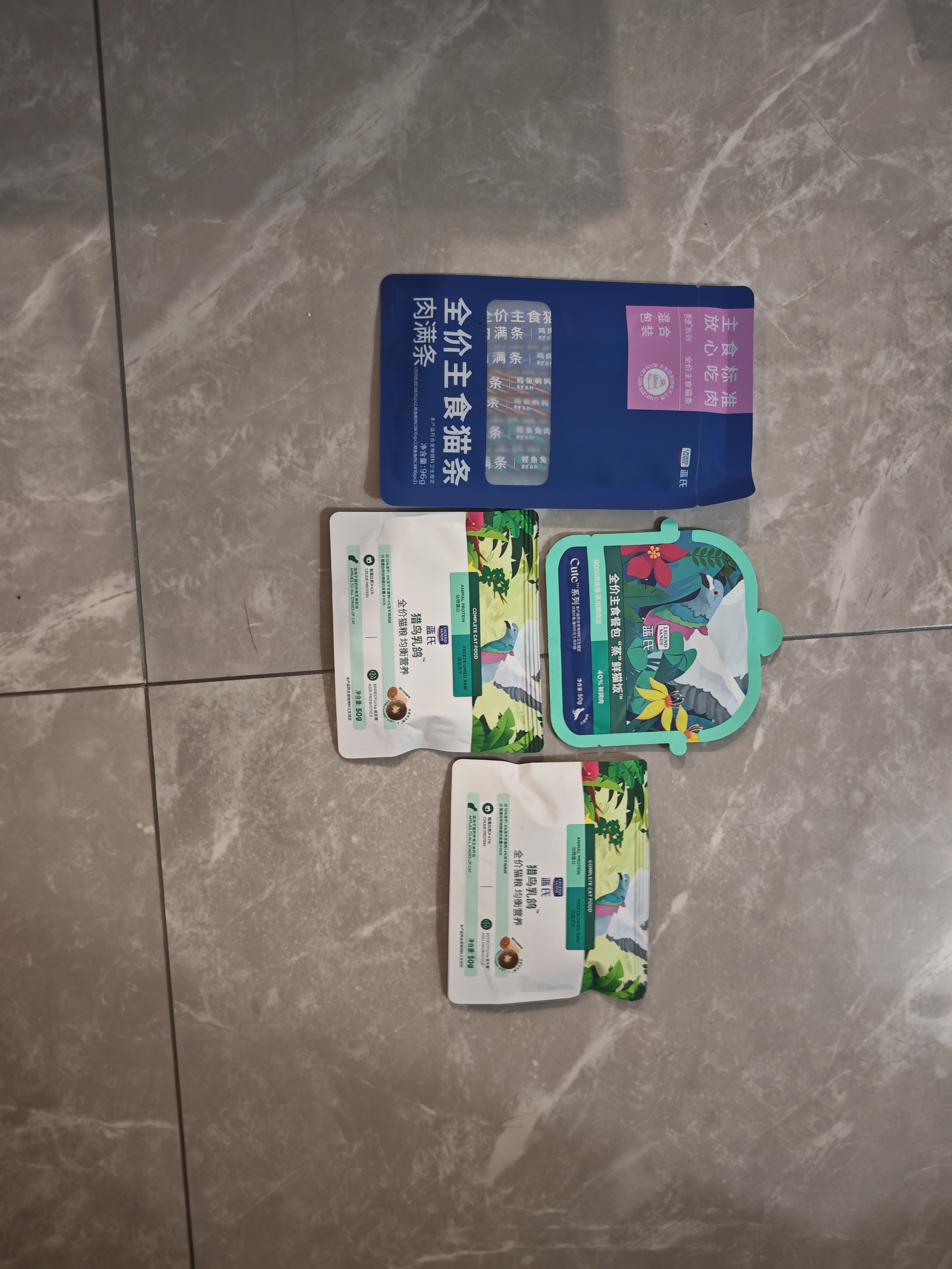 LEGENDSANDY蓝氏乳鸽猫粮幼猫成猫猫零食主食猫条餐包猫咪尝鲜大礼包246g 实拍图