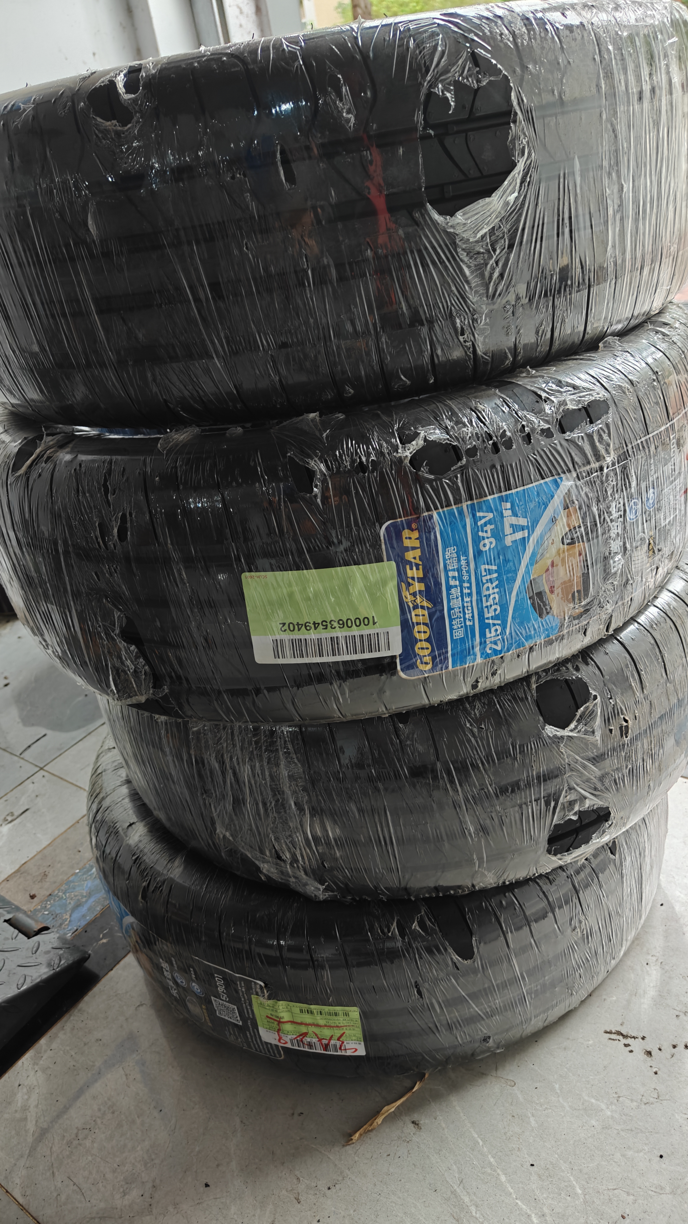 固特异（Goodyear）汽车轮胎 215/55R17 94V 鹰驰F1酷跑 适配帕萨特迈腾 御乘升级 实拍图