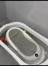 iuu婴儿洗澡盆 可折叠宝宝浴盆大号 洗澡神器躺托浴架新生儿童用品 【北欧灰-无线感温】+调节感温浴架+脸盆*3 材质：FDA食品级材质检测认证 实拍图