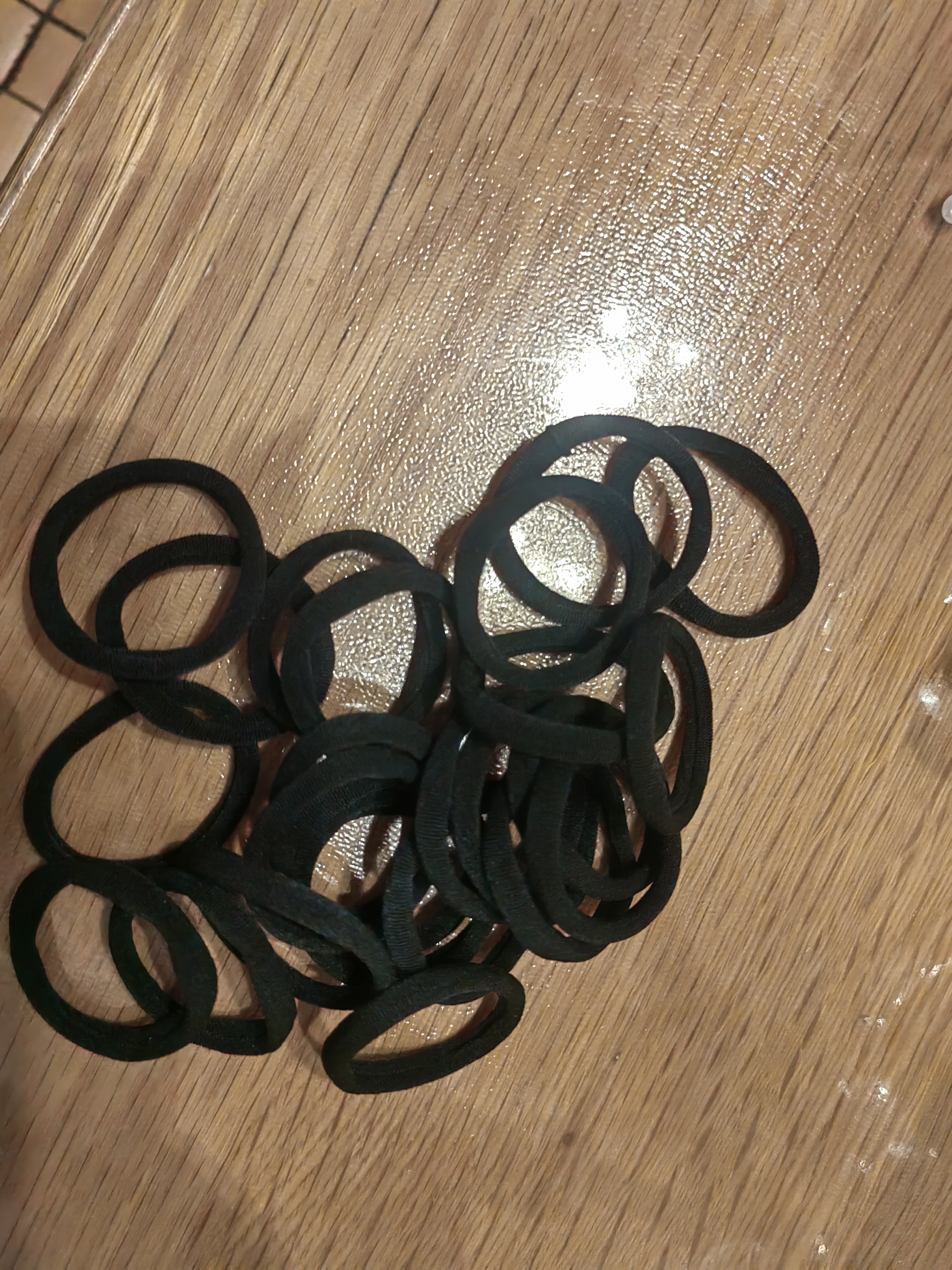 【强拉不断】高弹力耐用ins马尾无接缝皮筋扎头发简约发圈头绳 黑色20根特惠装 实拍图