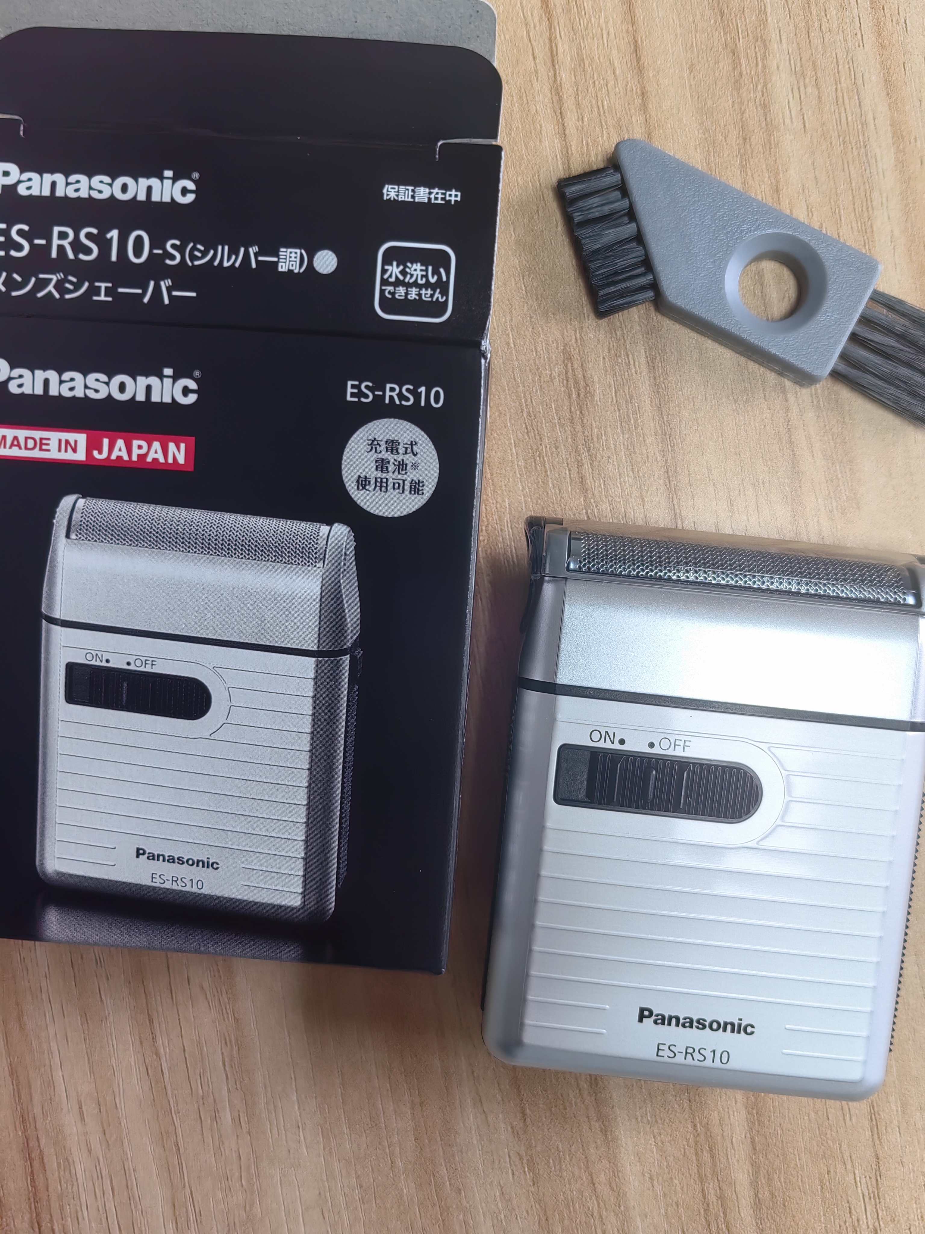 松下（Panasonic）【日本直邮】 日本制ES-RS10系列 干电池式剃须刀 卡片式刮胡刀电动胡须刀 ES-RS10-S 银色普通装 实拍图