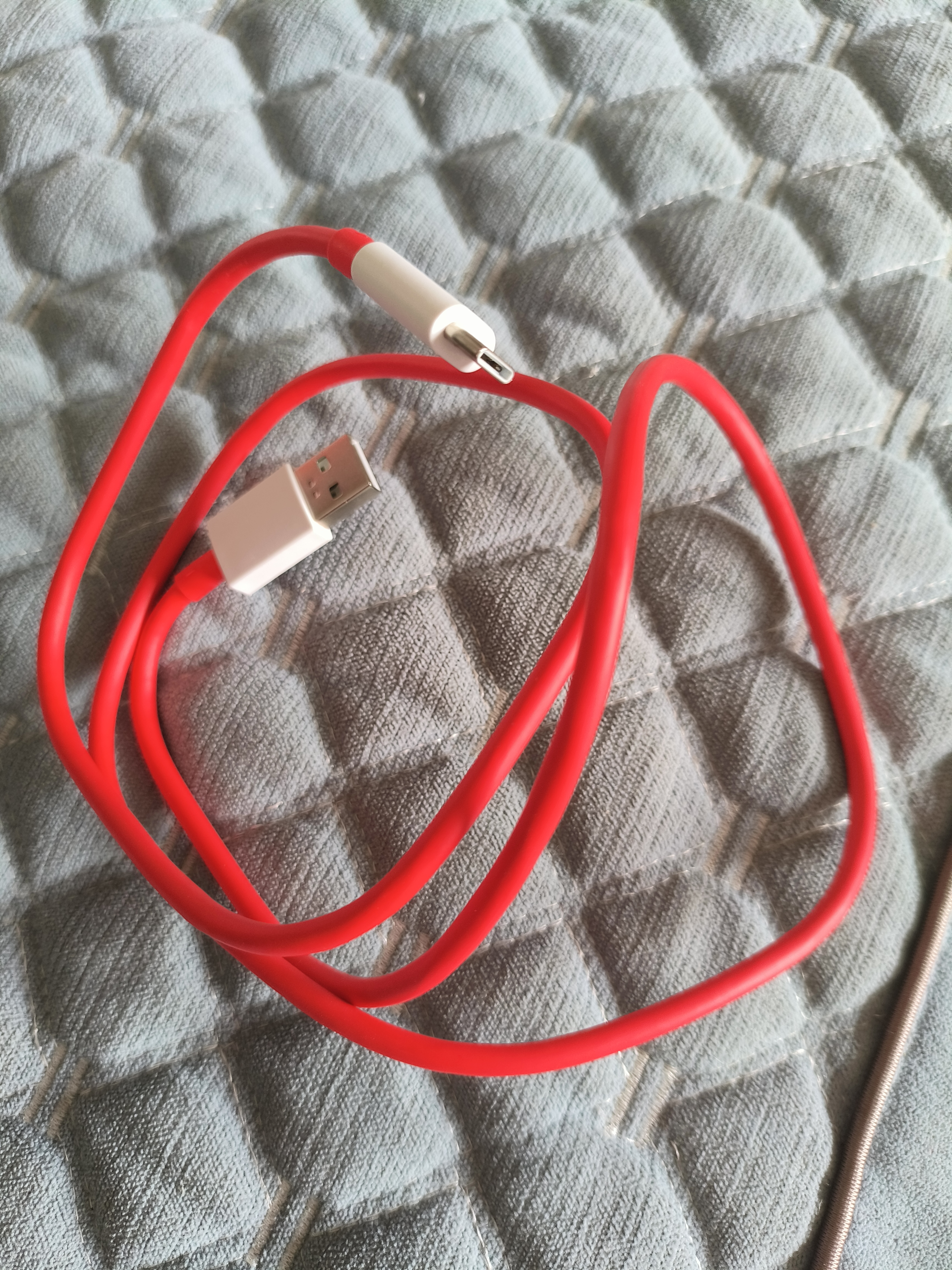 一加原装 USB-A to Type-C 闪充数据线 10A 1米充电线 支持 100W Max 多协议兼容 通用OPPO 实拍图