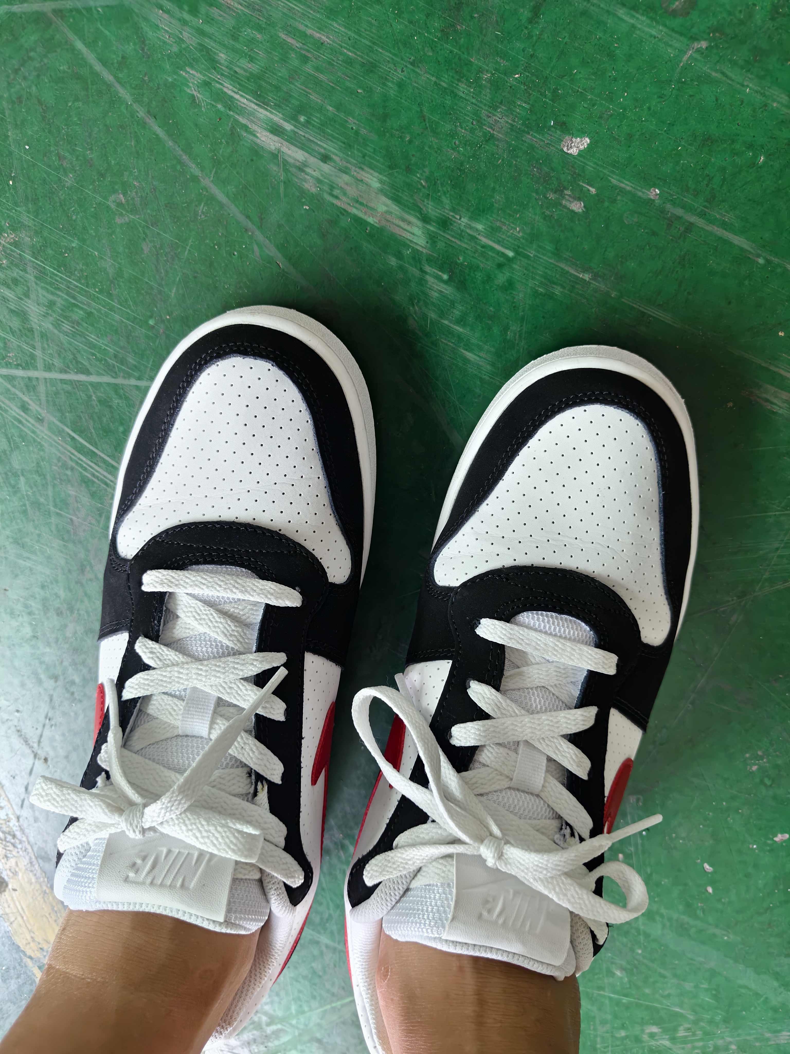 耐克NIKE男休闲鞋COURT BOROUGH运动鞋838937-102黑白/红42.5 实拍图