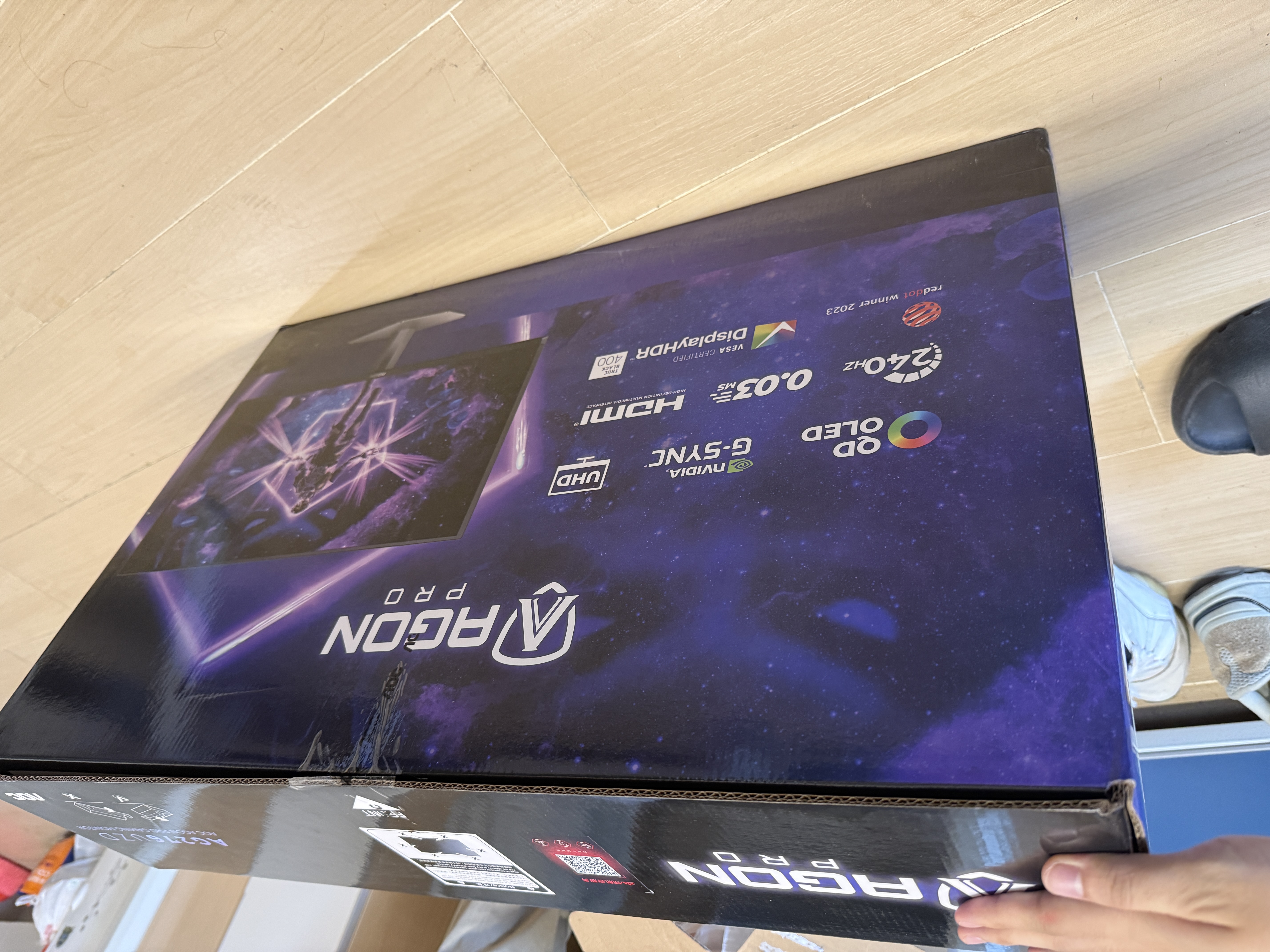 AOC爱攻昊天Max 27英寸QD-OLED Gen.3五层堆叠 4K240Hz 10Bit  DP2.1  0.03ms低蓝电竞显示器AG276UZD 实拍图