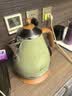 德龙（Delonghi）电热水壶 家用复古304不锈钢烧水电水壶 防干烧大功率1.7L煮水壶 KBO2001.VGR 橄榄绿 礼物 实拍图