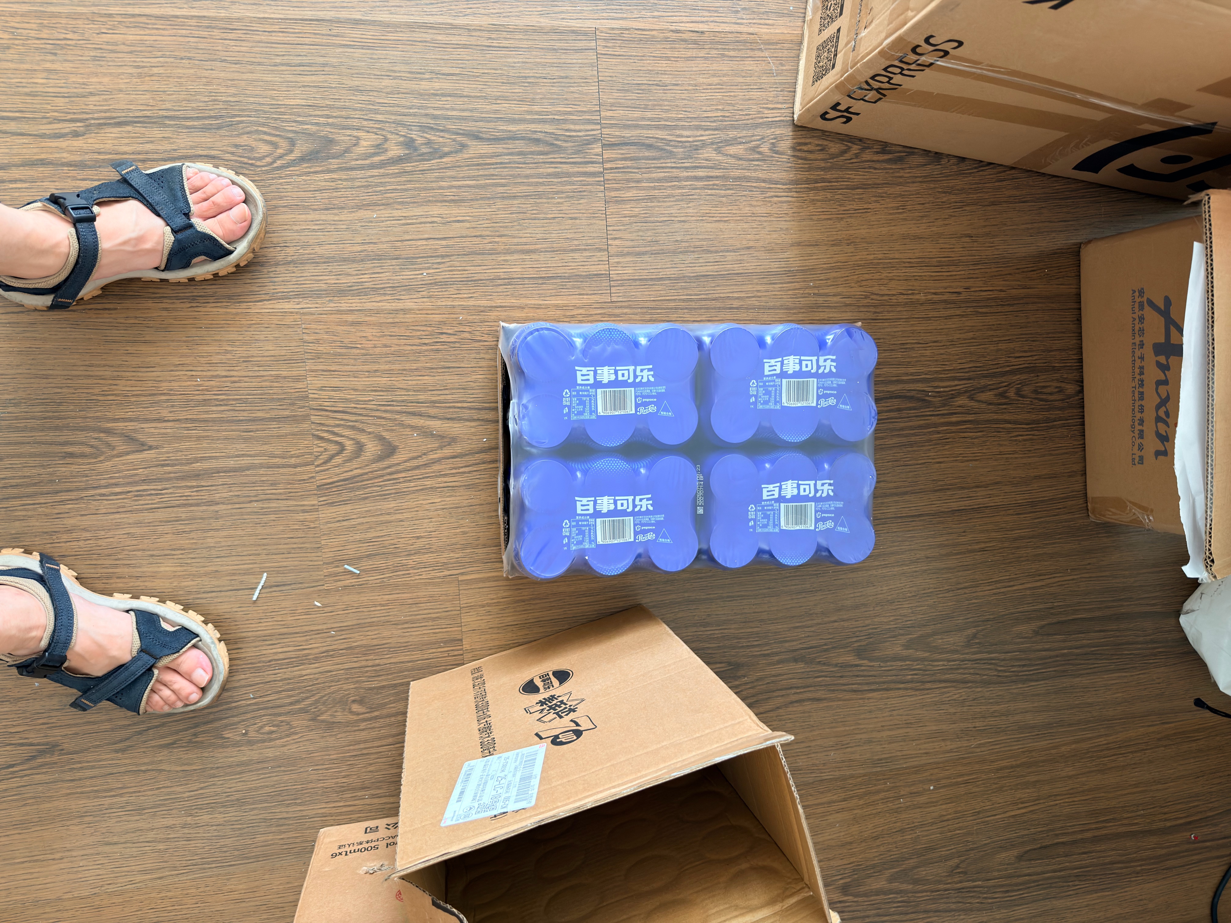 百事可乐 Pepsi 碳酸汽水饮料经典罐整箱 百事出品 新老包装随机发货 【经典罐】百事可乐330ml*24罐 实拍图