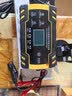 徽农汽车电瓶充电器12v24v伏摩托车蓄电池修复型启停充电机【加强款】 实拍图