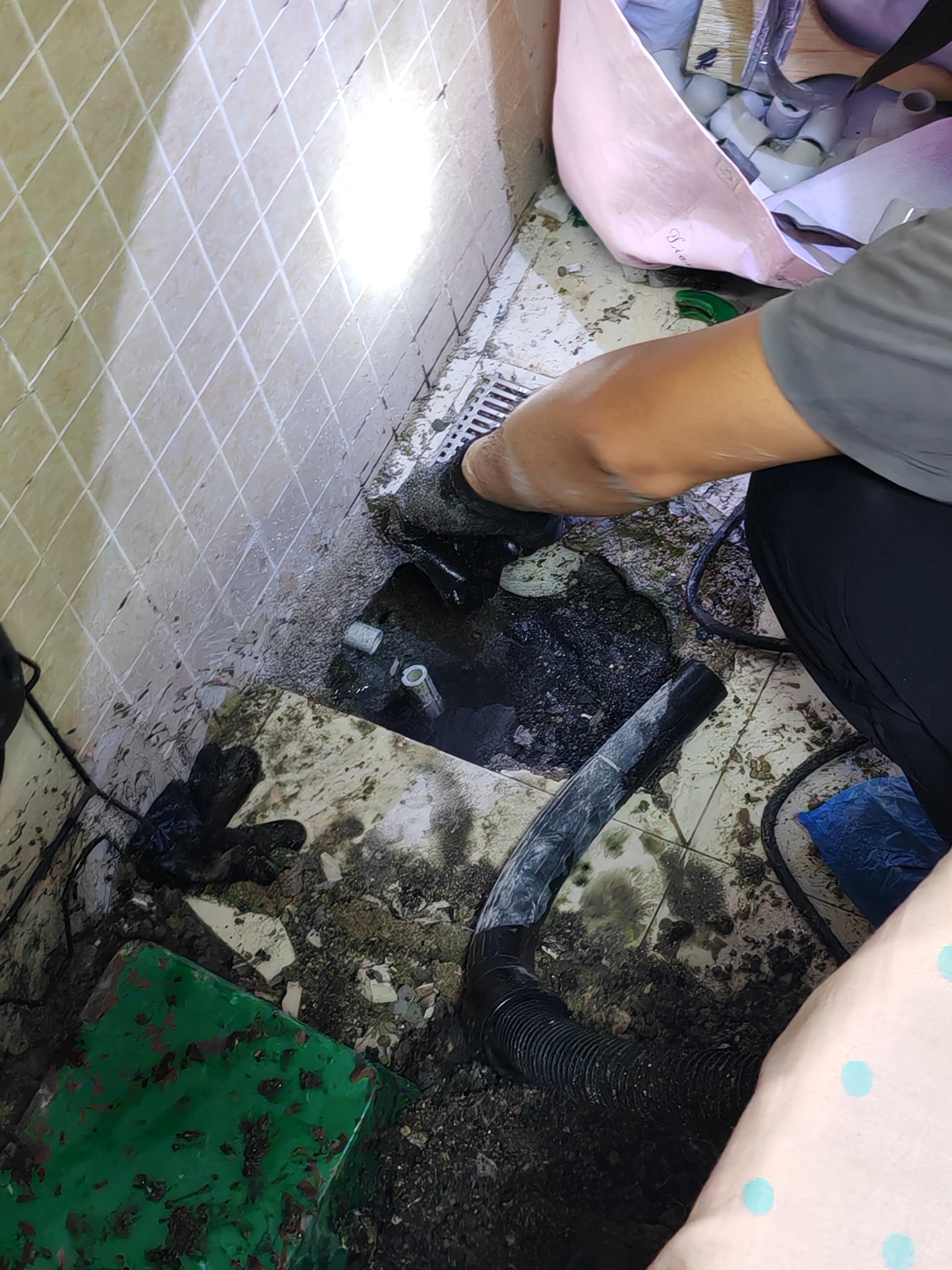 京东服务 卫生间墙面地面渗水防水补漏同城上门维修免砸墙精准定位 实拍图