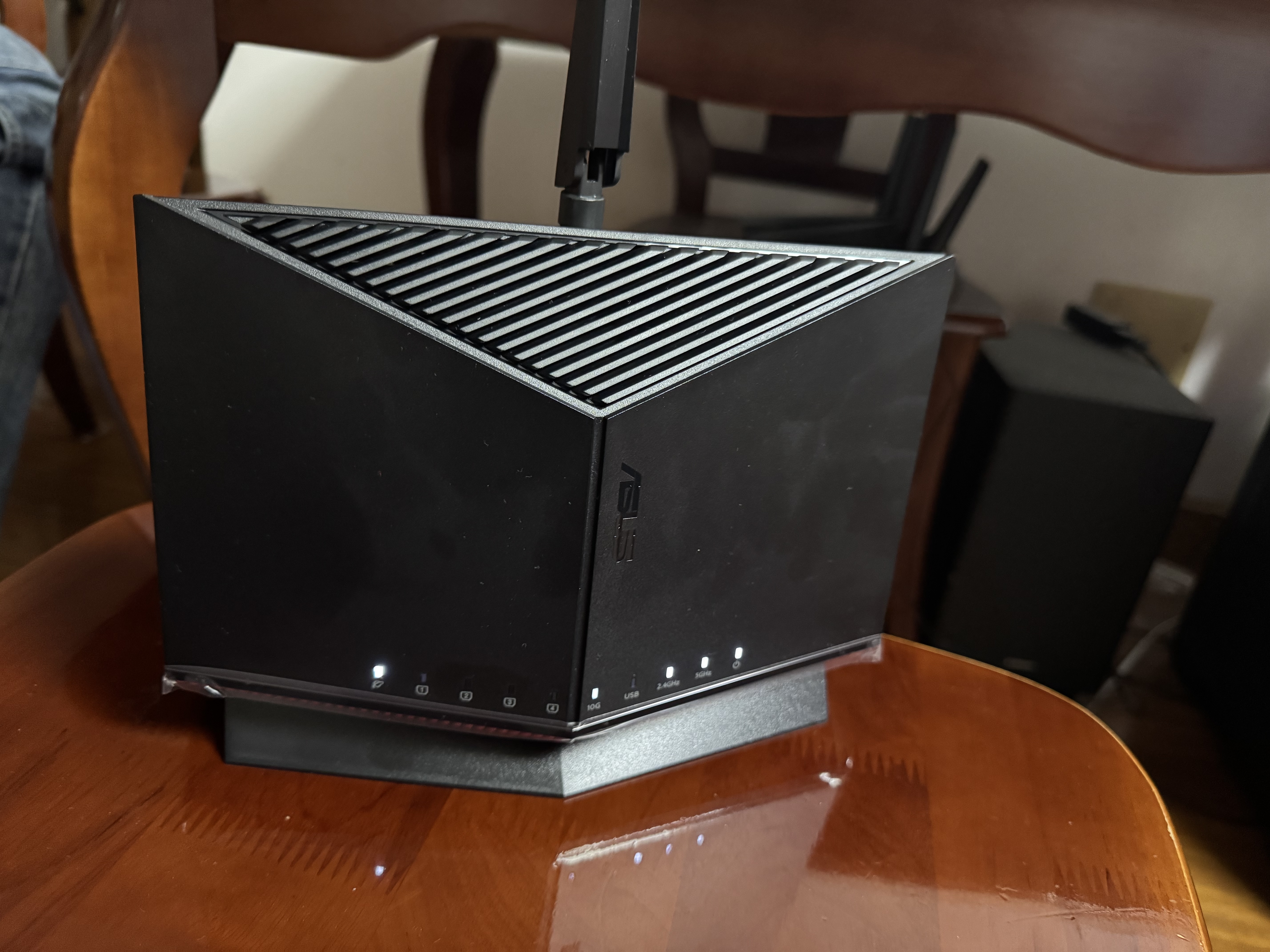 华硕RT-BE86U WiFi7电竞Ai无线高端路由器 万兆网口 4个2.5G网口Aimesh随心组网无死角全覆盖 【黑色】万兆网口 4个2.5G网口 实拍图