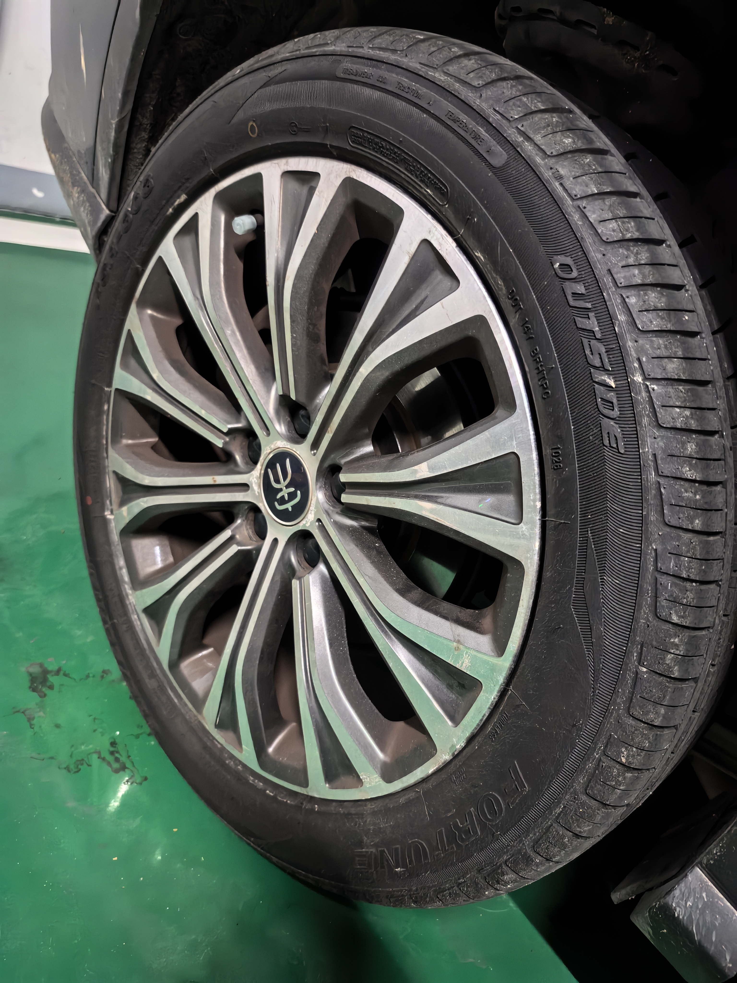 富神（FORTUNE）汽车轮胎235/50R19 103W XL FSR-303 运动操控途观L/宋/星越L 实拍图