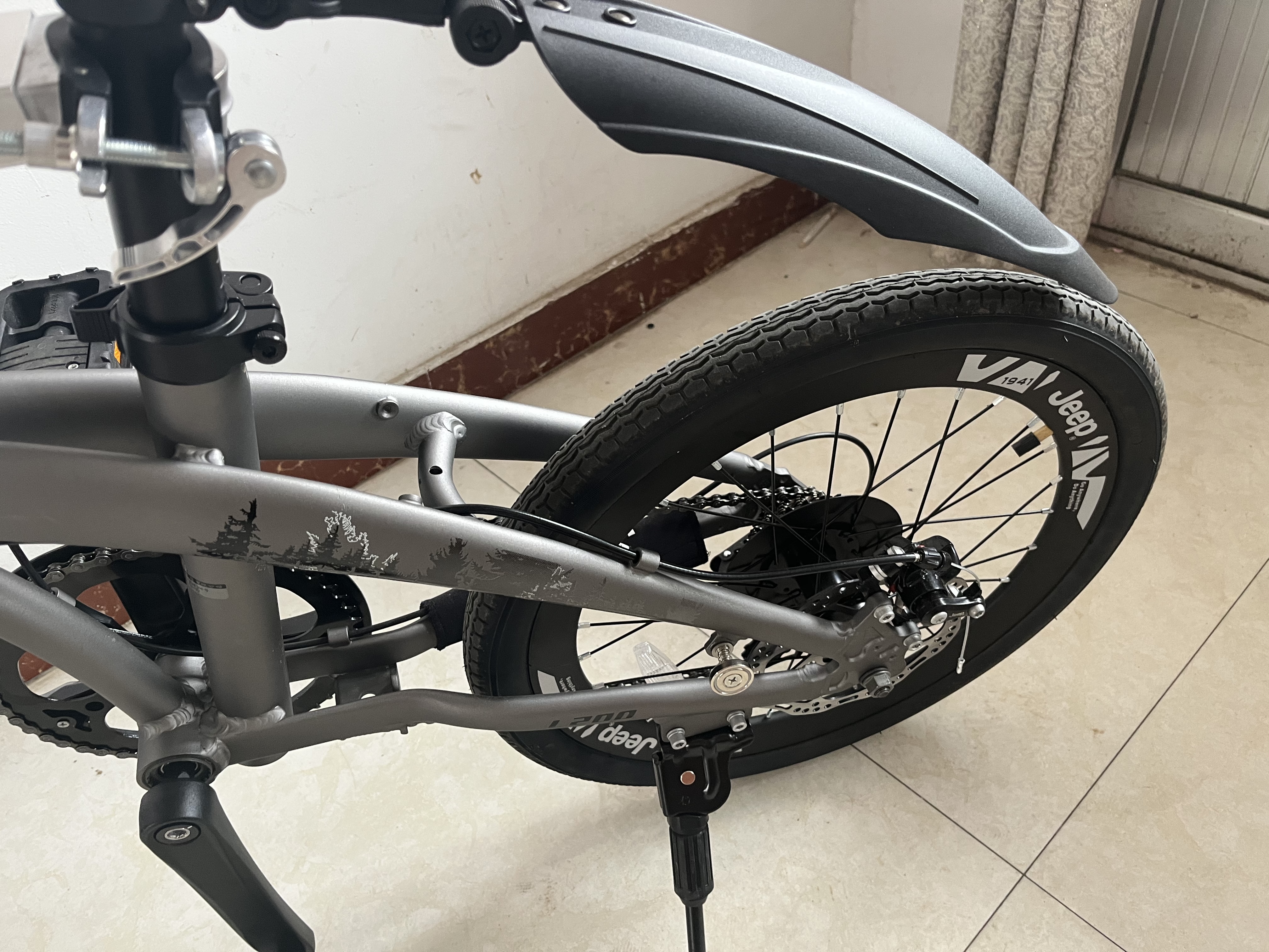 JEEP吉普折叠自行车带娃母子车20寸男女城市通勤折叠车亲子车-爱L200 石墨灰【裸车】经典款-铝合金车架 20寸（建议身高145-185CM） 7速 实拍图