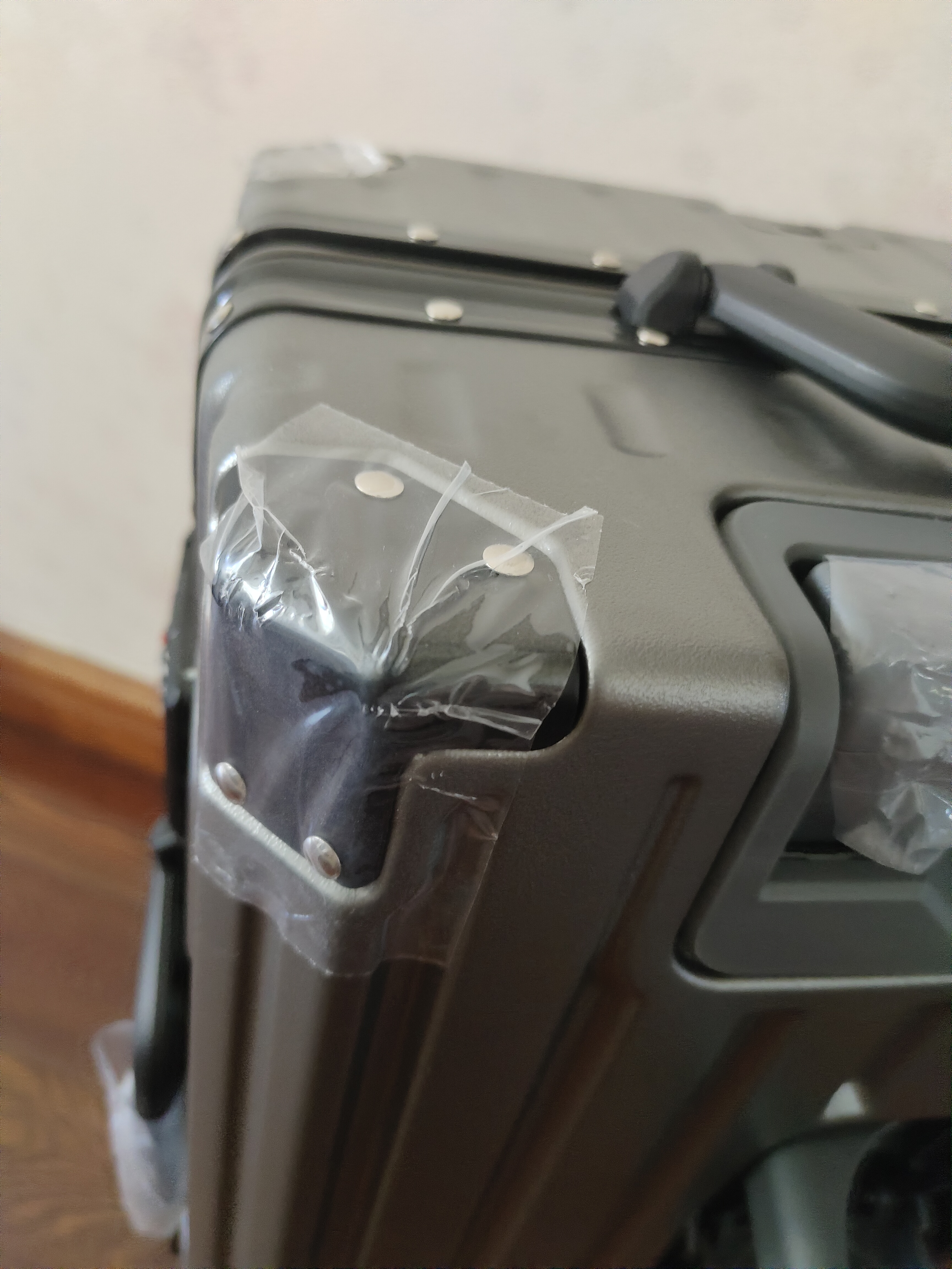 花瞳行李箱28寸大容量箱拉杆箱【明次日达】登机箱旅行箱密码箱皮箱子 深灰色【USB+杯架+干湿分离】 20英寸 【可登机箱，短途出差】 实拍图