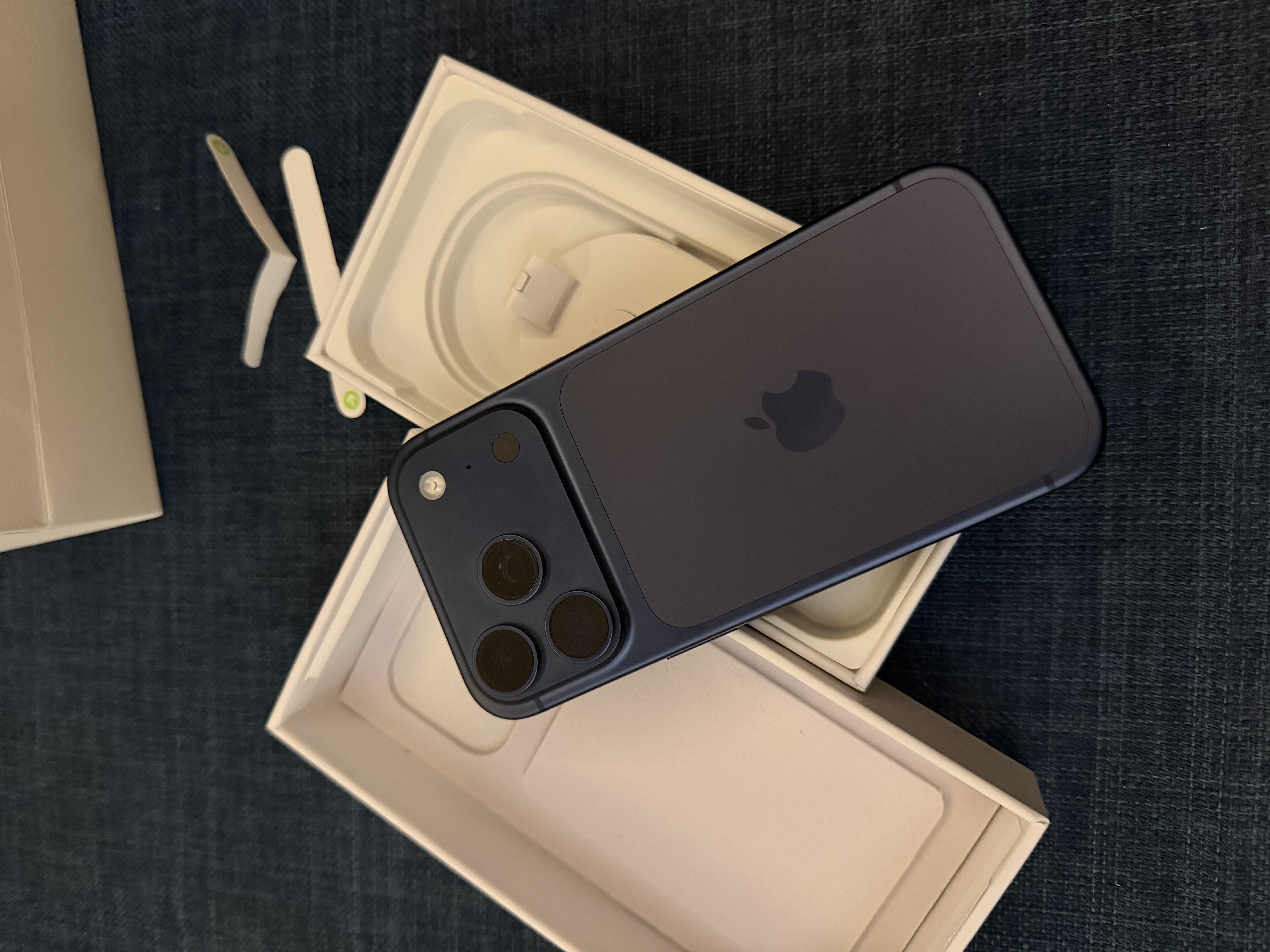 苹果 【官方正品】iphone17pro 苹果手机17pro iphone17 手机Apple 全网通5G手机 苹果17 苹果17pro 深蓝色 512G【全网通+配件大礼包】 【正品保证 京东包邮】 实拍图