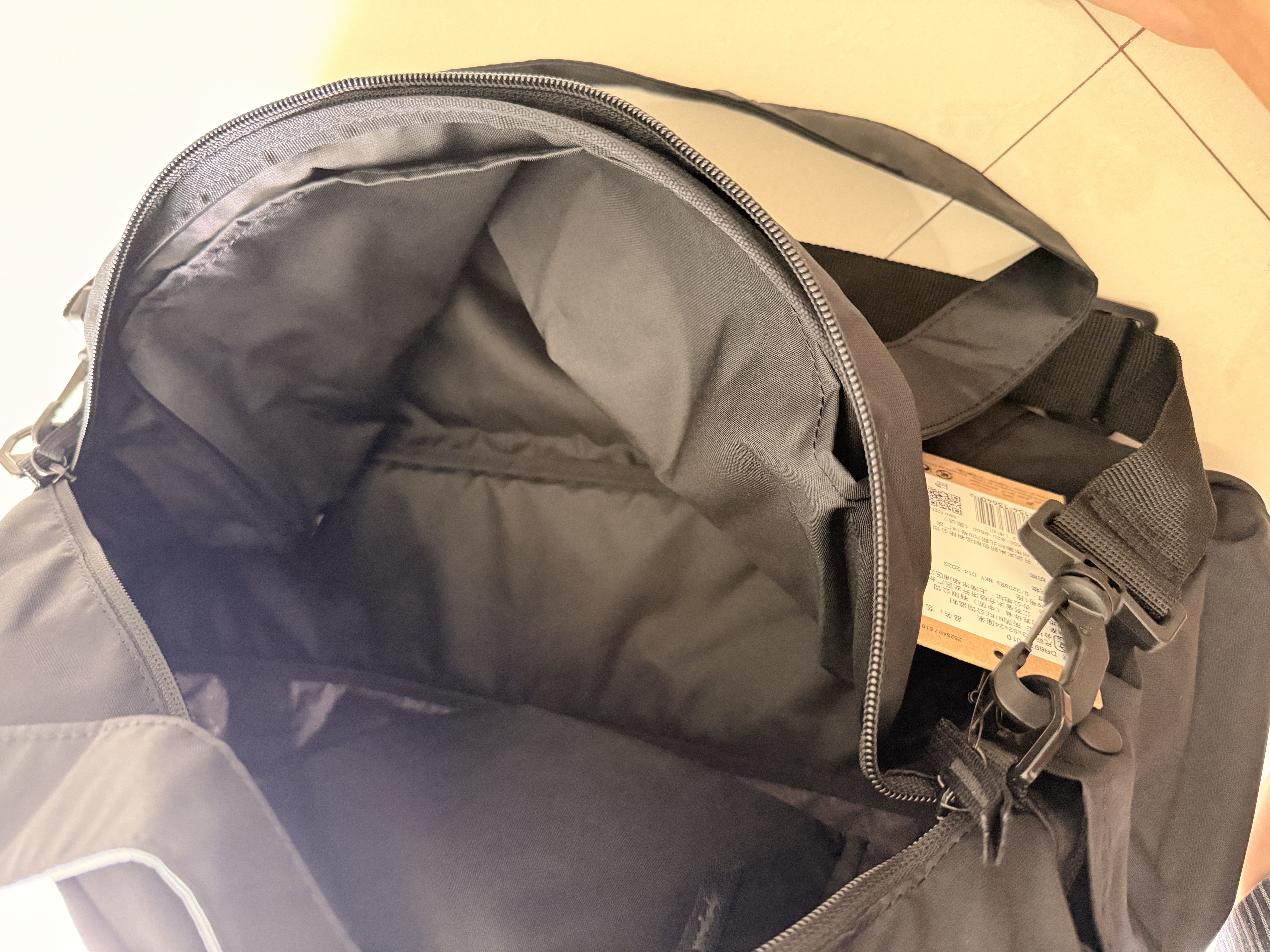 耐克（NIKE）男女训练包 旅行包单肩包行李包桶包休闲包DR6974-010 黑 实拍图