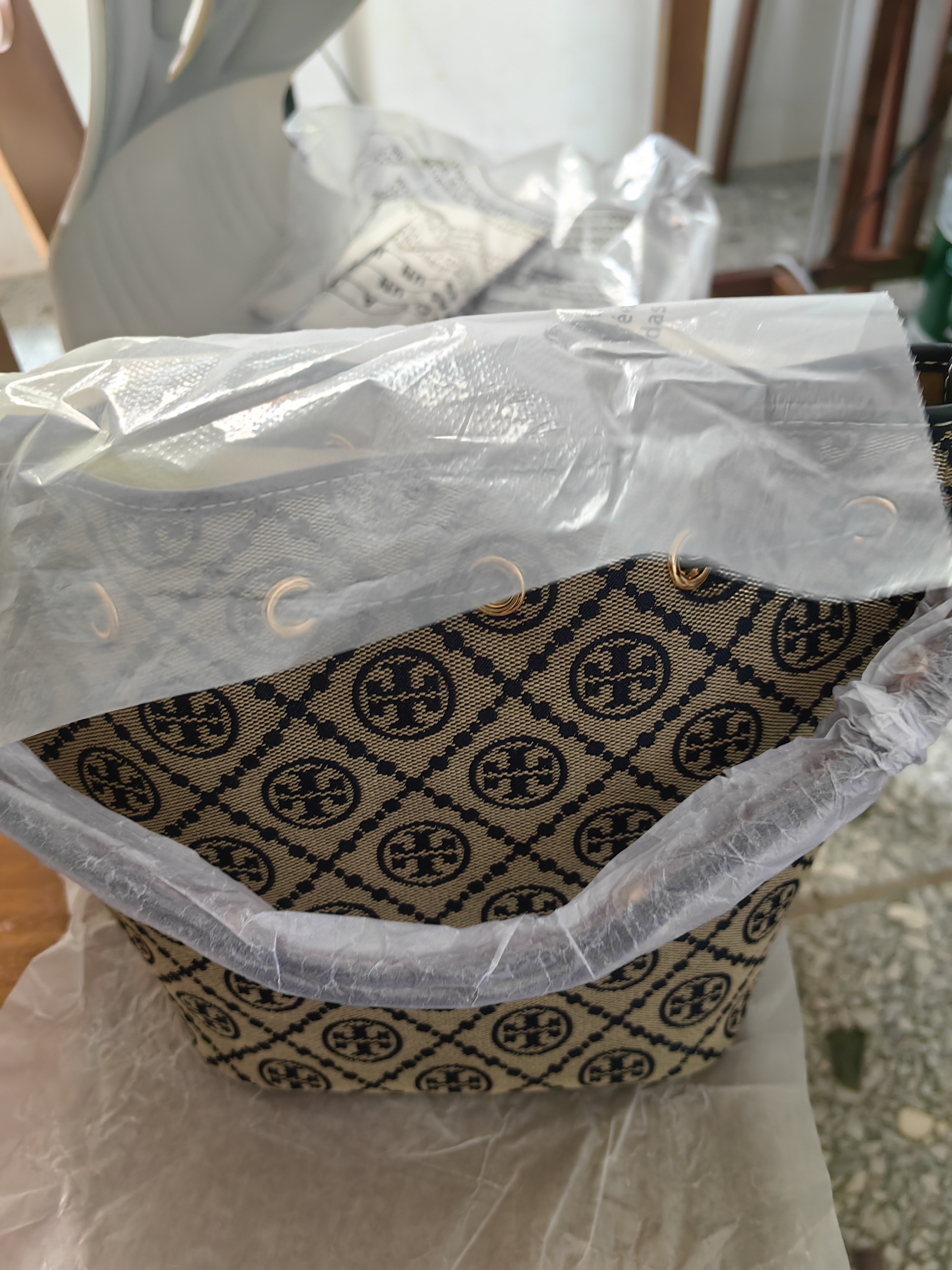 汤丽柏琦（Tory Burch）T Monogram 小号tb女包水桶包提花斜挎包海军蓝礼物新款 实拍图