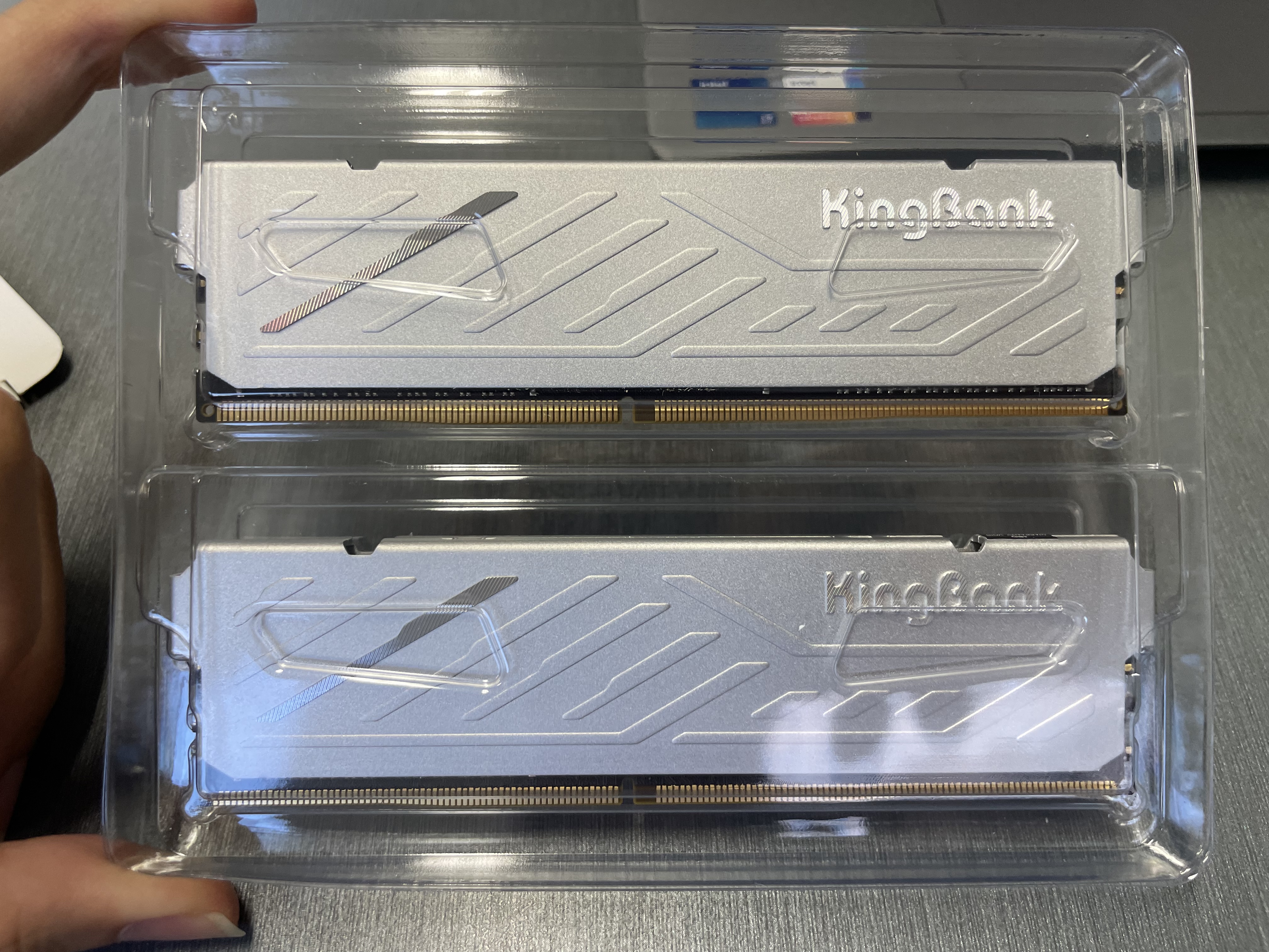 金百达（KINGBANK）DDR4内存 银爵 3200/3600马甲台式内存条  CL16/CL18 游戏电竞 银爵 32G【16G*2】3200【三星/C16】 实拍图