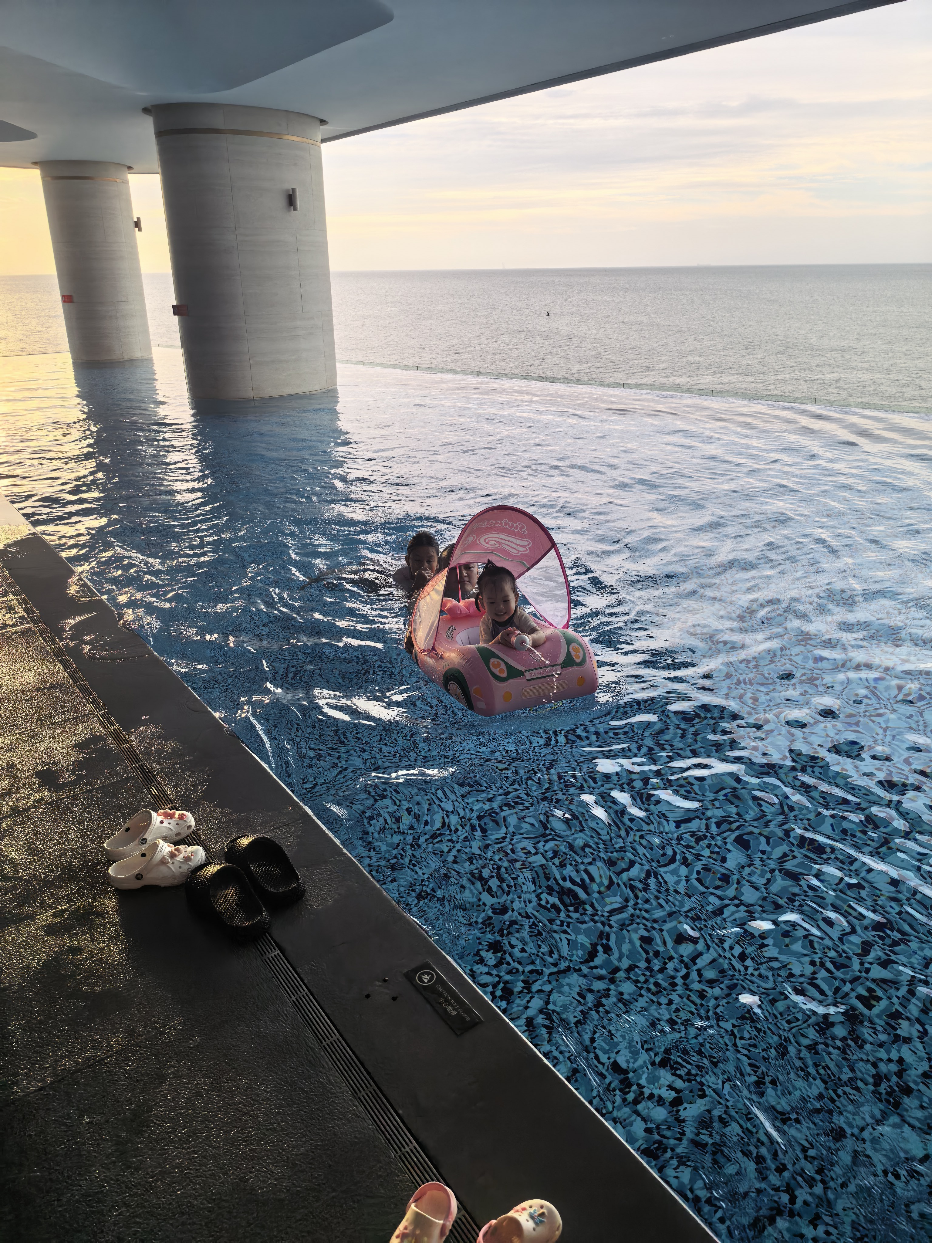 swimbobo儿童游泳圈 1-3岁宝宝泳圈户外游泳装备婴儿游泳圈带水枪K2013Pro 实拍图