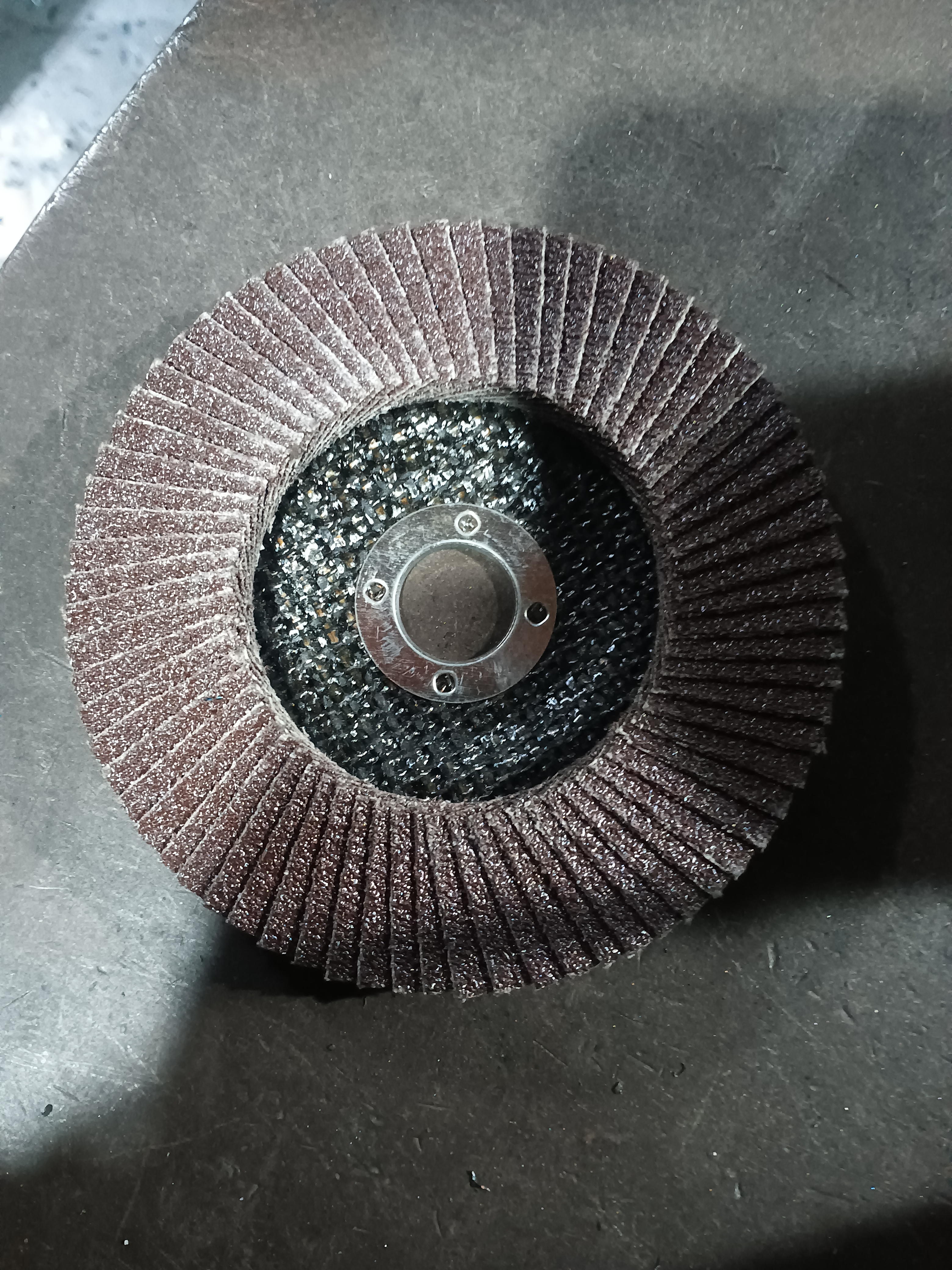 卡夫威尔角磨机百叶片砂轮片抛光打磨片角磨片100*72*16MM80目10片 WP3666 实拍图