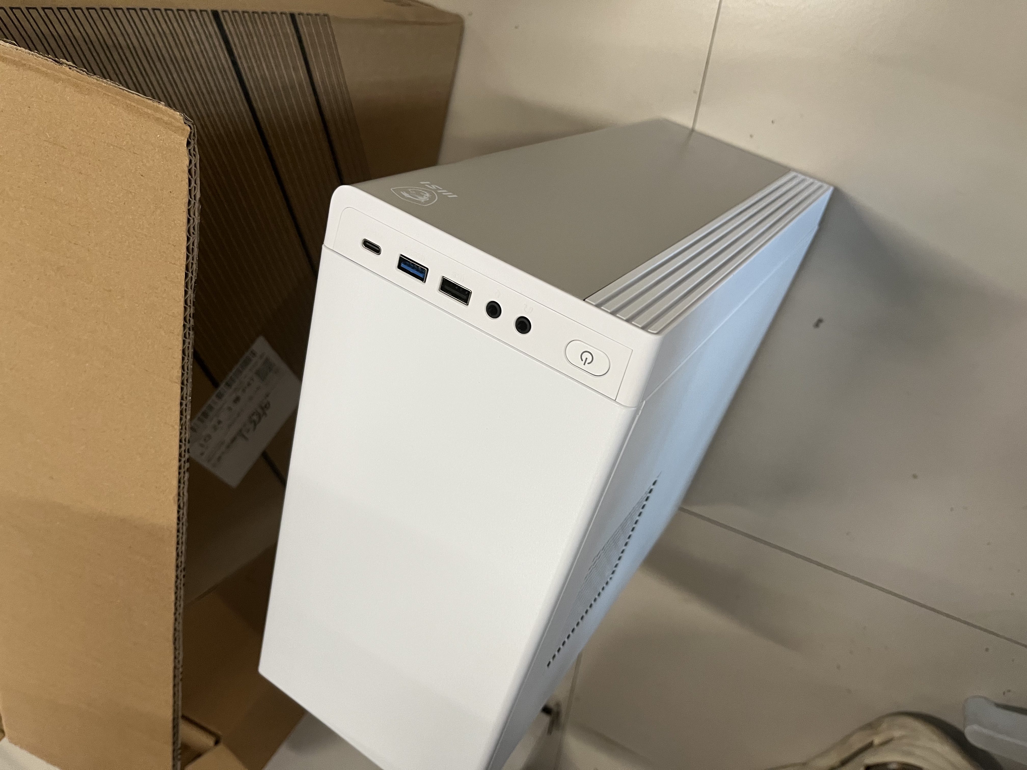 AMD&微星Creator (锐龙R7-5755G 16G 512G 商务键鼠）设计师办公台式电脑5700G主机 实拍图