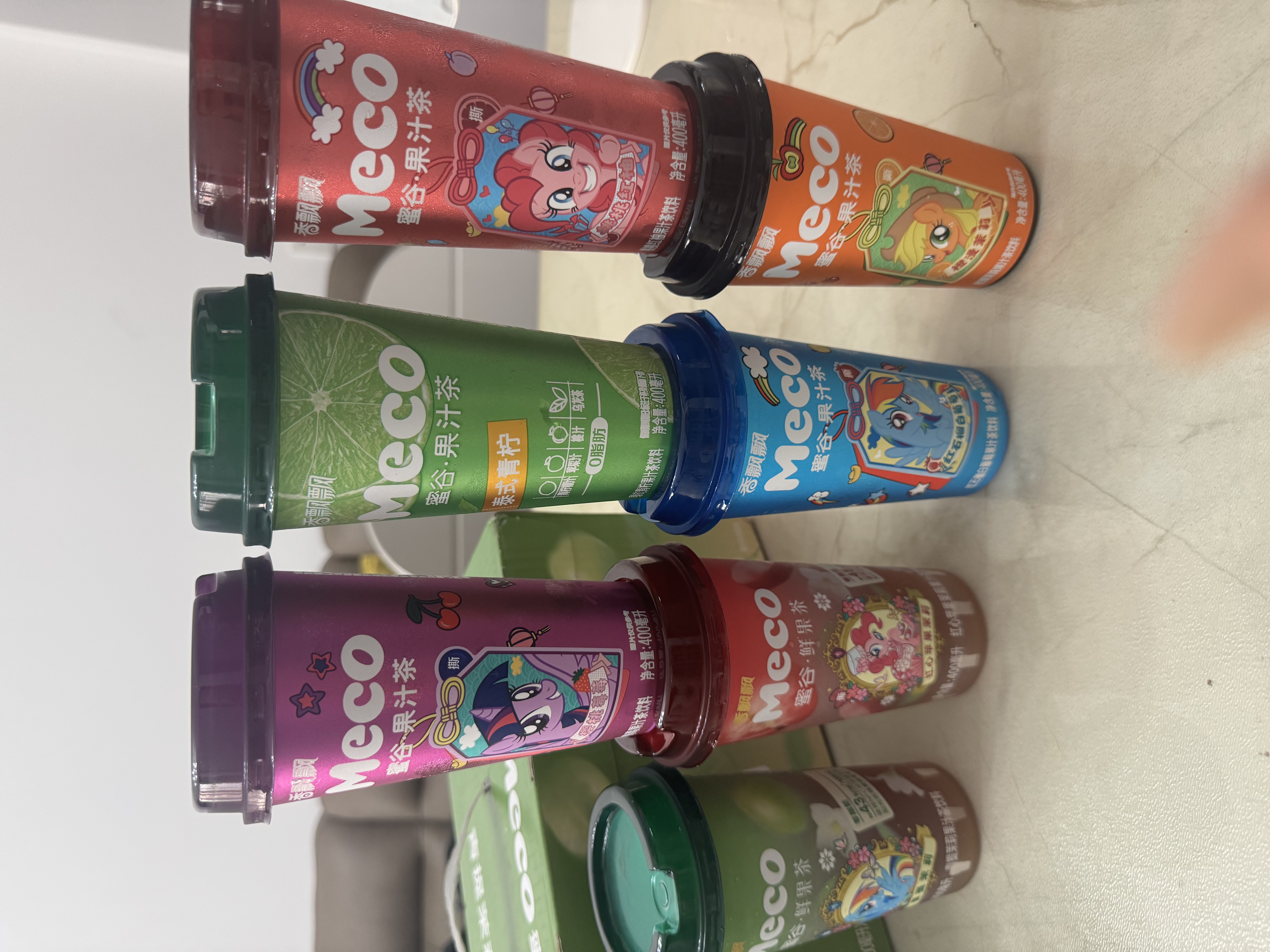 香飘飘【小马宝莉联名】Meco混合果汁茶饮料礼盒整箱400ml*8杯装 实拍图
