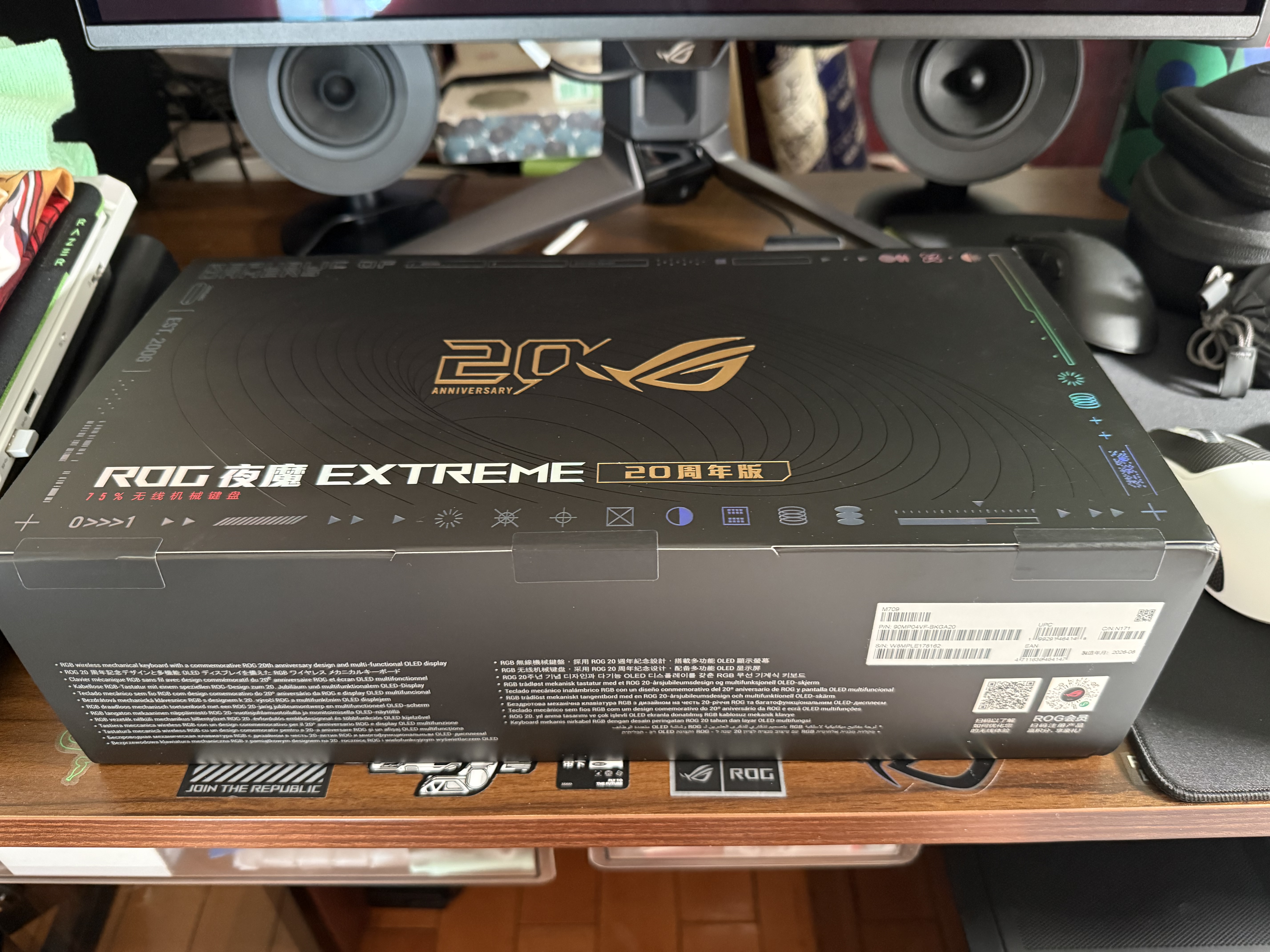 ROG夜魔Extreme 20周年版雪武白轴+龙鳞AceExtreme 实拍图