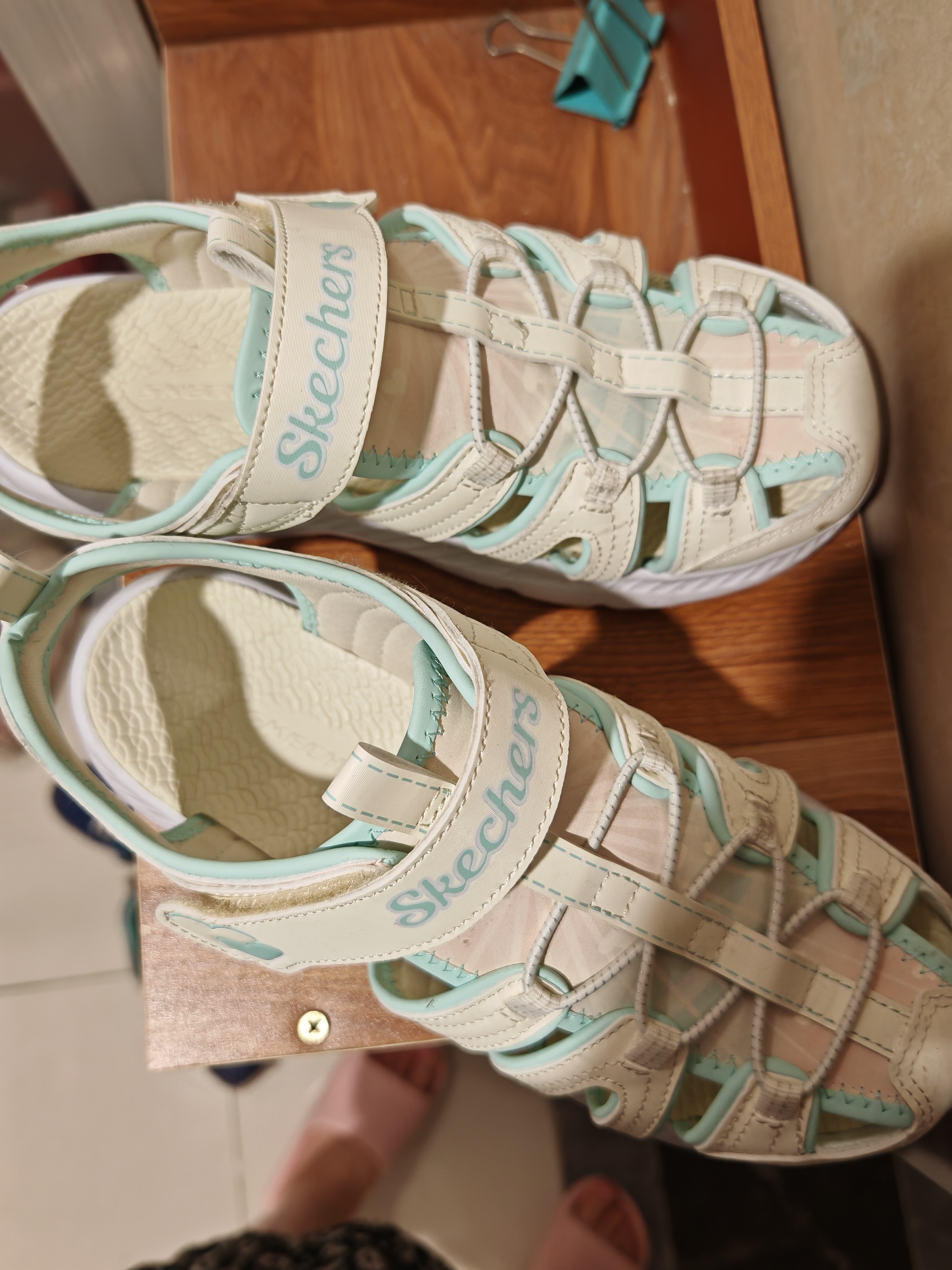Skechers斯凯奇夏季童鞋女童凉鞋包头护脚透气魔术贴沙滩鞋公主鞋302721L 实拍图