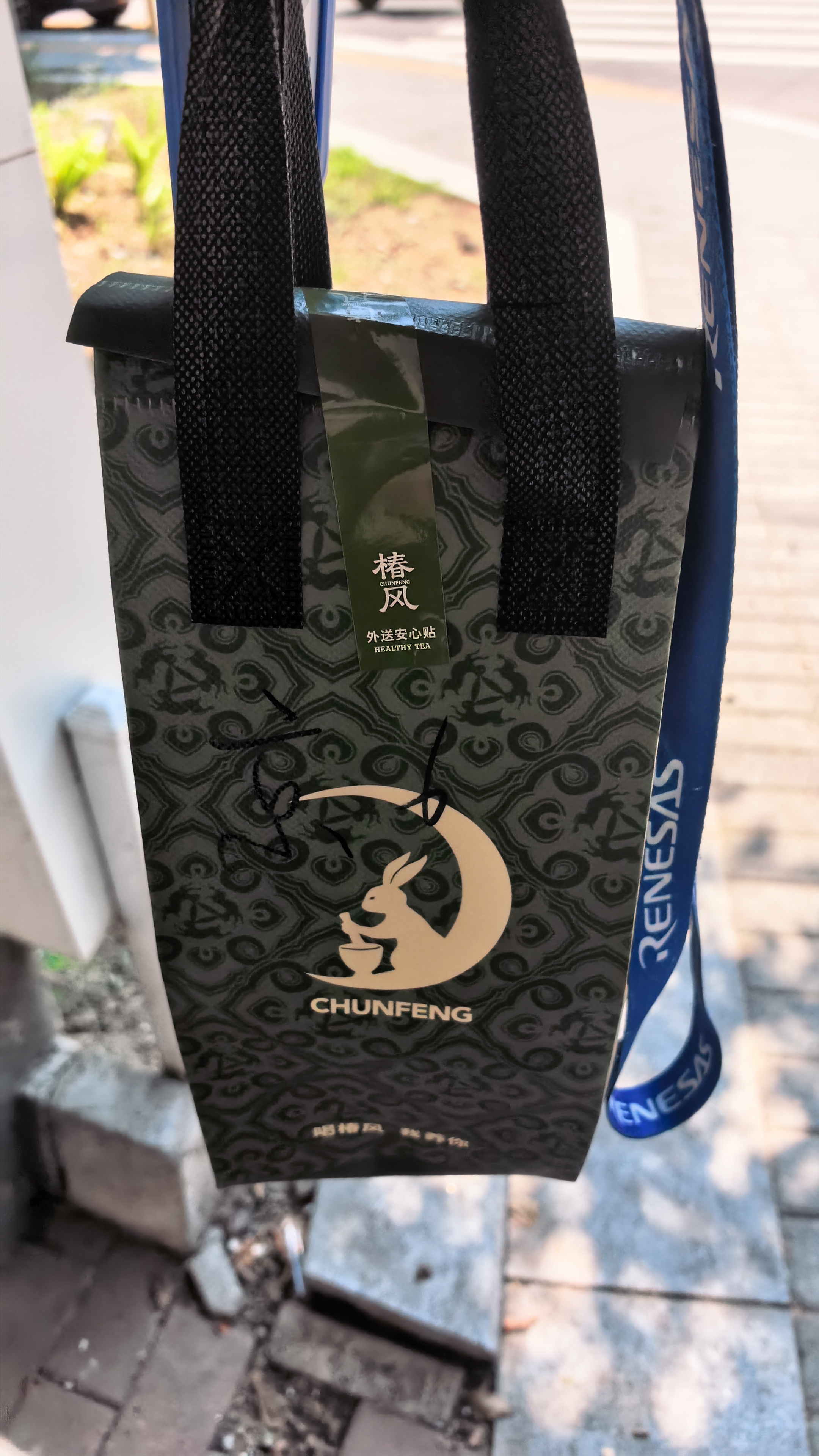 鱼跃（yuwell）血压测量仪 家用电子血压计 专业品牌医用级高精准确的量血压器表 【1号】语音双供电款+血压脉波双测+国际认证 实拍图