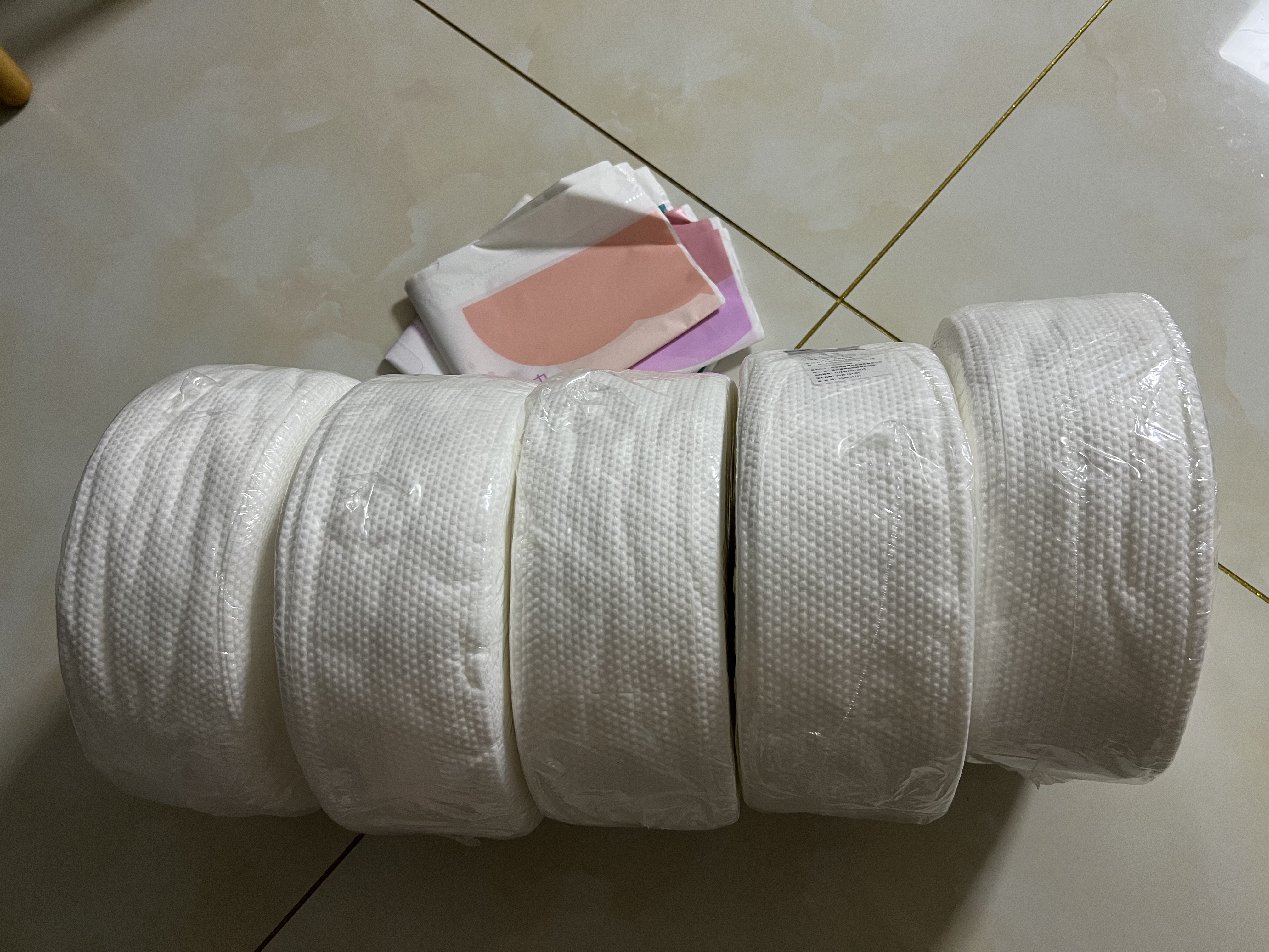 妮丽雅一次性超大卷洗脸巾纯棉抽取式加大加厚美容院专用棉柔化妆棉湿巾 厚款 5卷 超大卷600g洗脸巾 实拍图