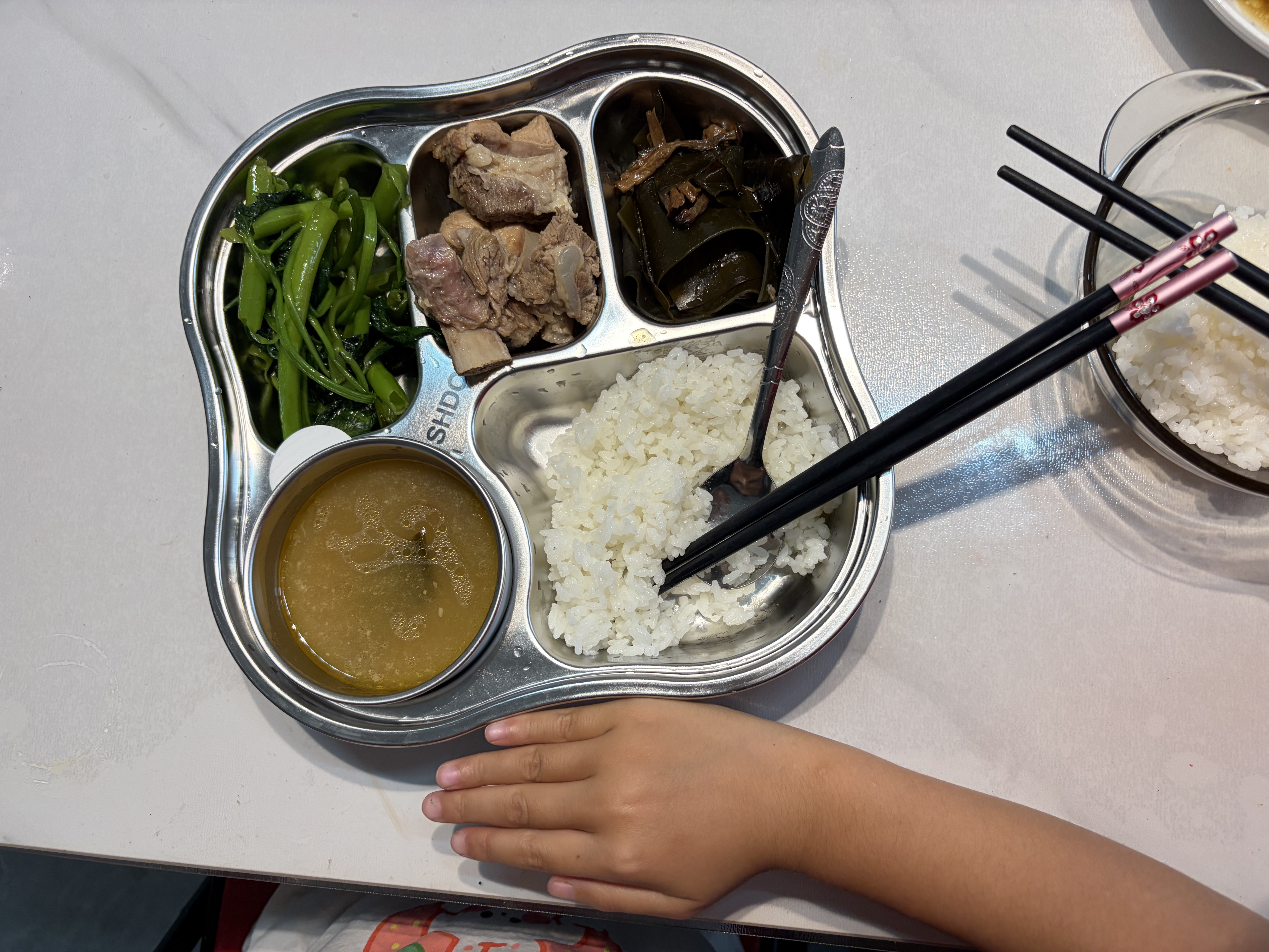 膳大皇（SHDO）真316不锈钢分格餐盘儿童学生饭盒带盖成人食堂打饭自助快餐盘隔 汉堡316五格【密封盖+汤碗+袋】 实拍图
