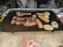 奥克斯（AUX）烤肉锅电烤盘家用电烤炉烤肉盘大容量大尺寸多功能烧烤串机烤肉机轻烟大功率不粘 4-8人大号烤盘 1层 实拍图