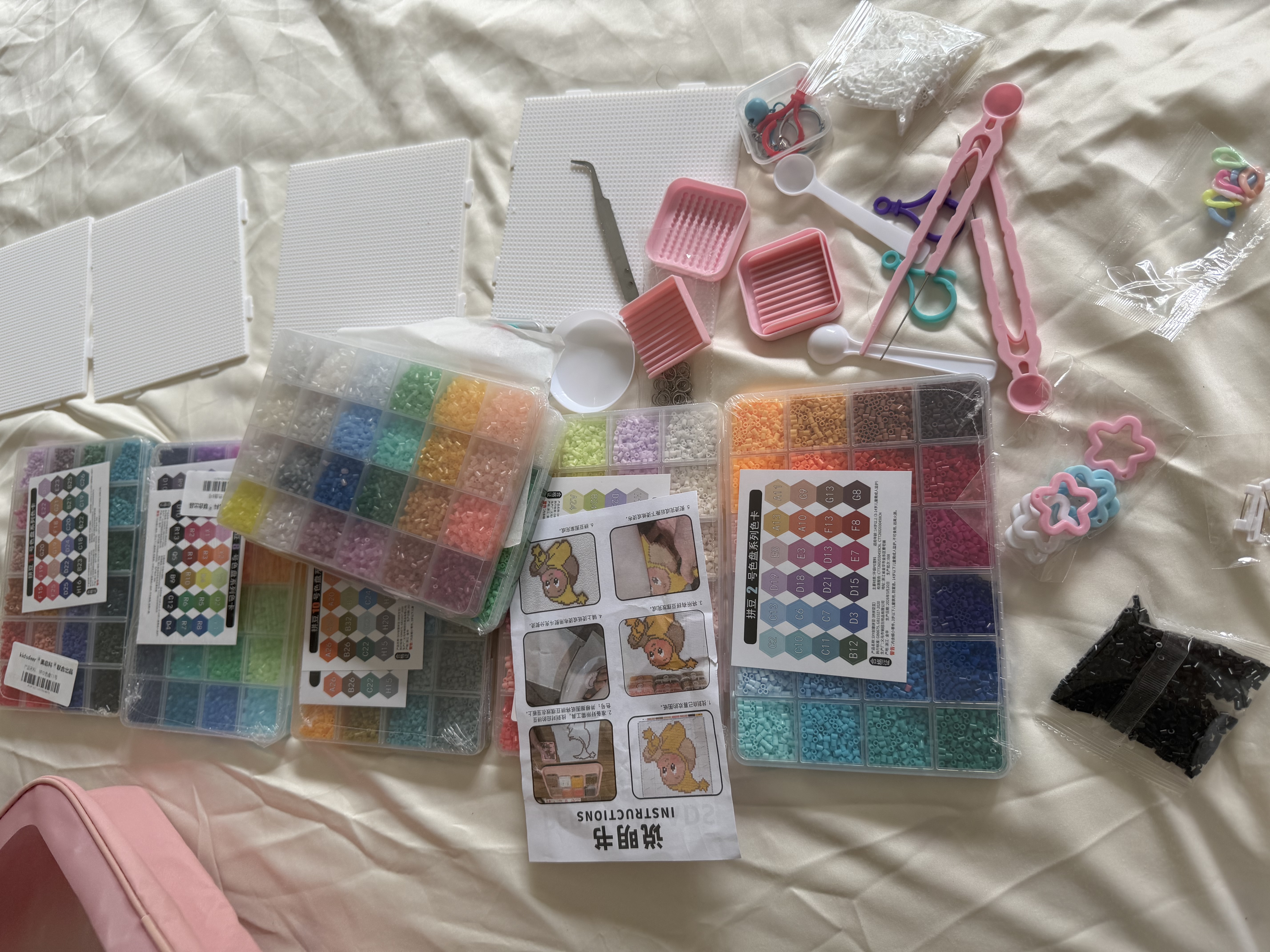 奥启科（ALLEXC）拼豆豆全套玩具14岁女孩小姑娘礼物生日礼物拼豆套装熨斗工具 168色84888豆【手提包+像素图+大熨斗+拼豆神器+图纸】 拼豆全套玩具拼豆套装女孩生日礼物 实拍图