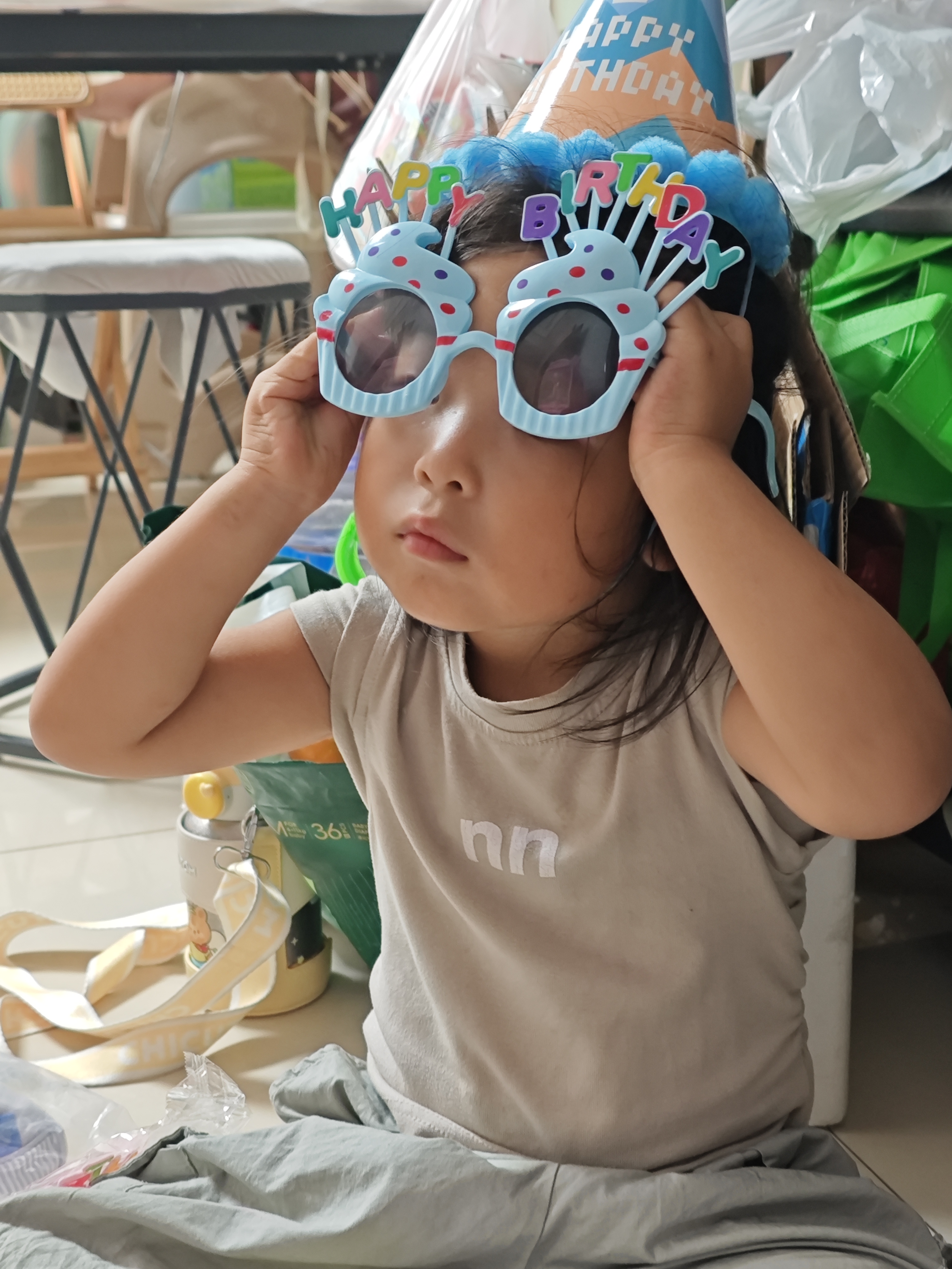 光多拉生日场景布置生日帽子男女孩生日装饰眼镜儿童派对拍照道具12件套 实拍图