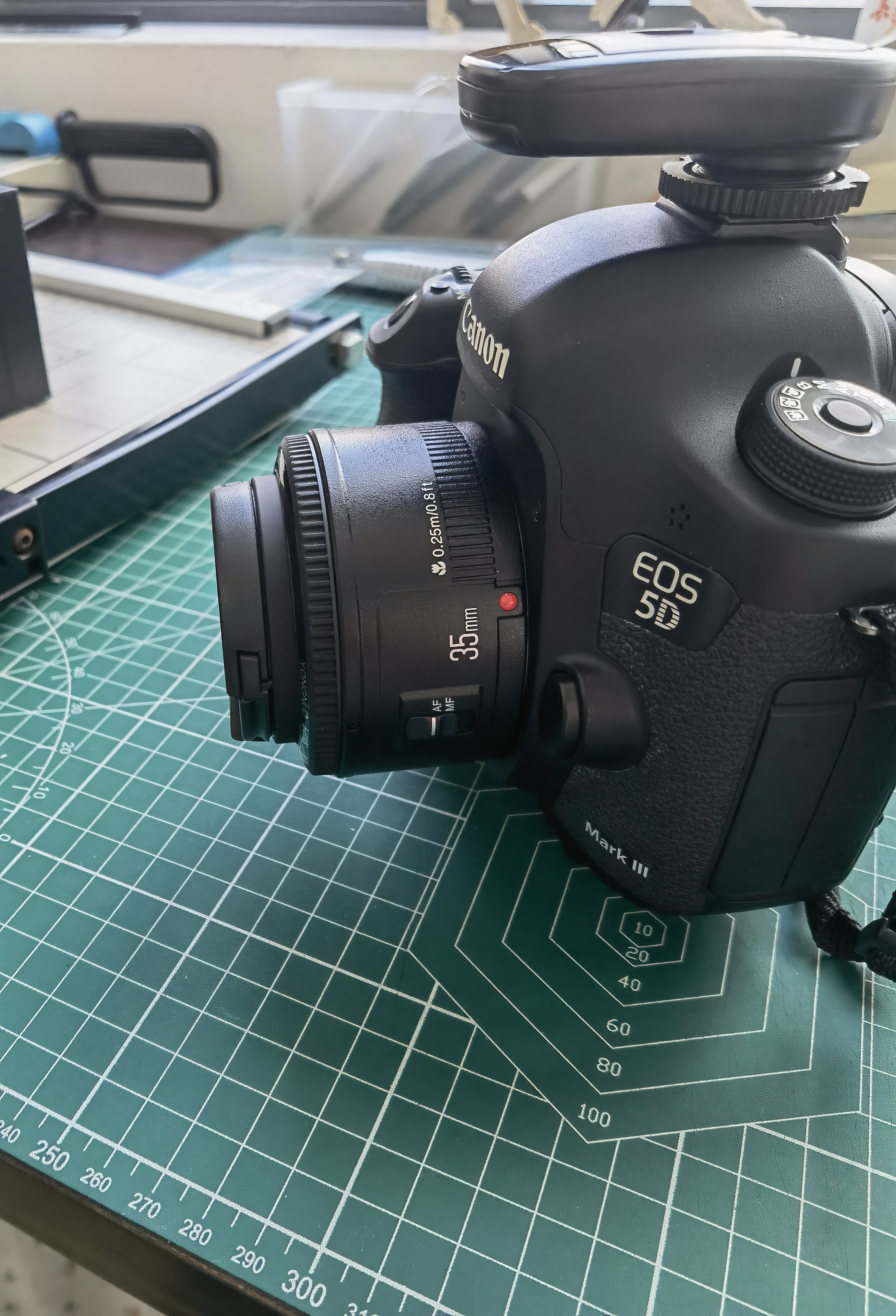 永诺YN35mm F2佳能口自动全画幅广角定焦镜头 实拍图