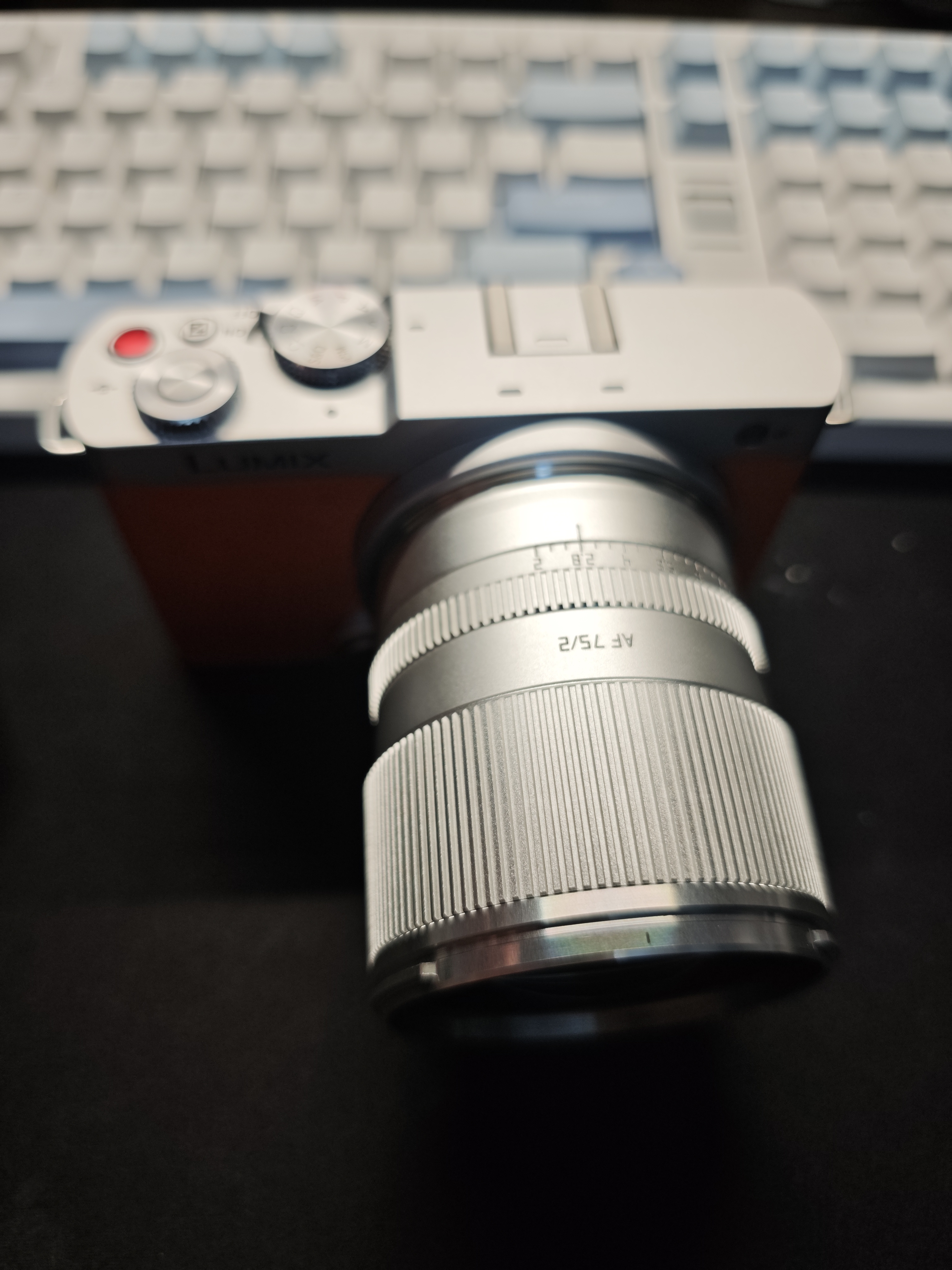 铭匠75f2全画幅大光圈自动对焦人像镜头 铭匠75mm F2适用E卡口Z卡口LUMIX S5 S9L卡口镜头微单定焦镜头 松下L卡口【银色】 官方标配 实拍图