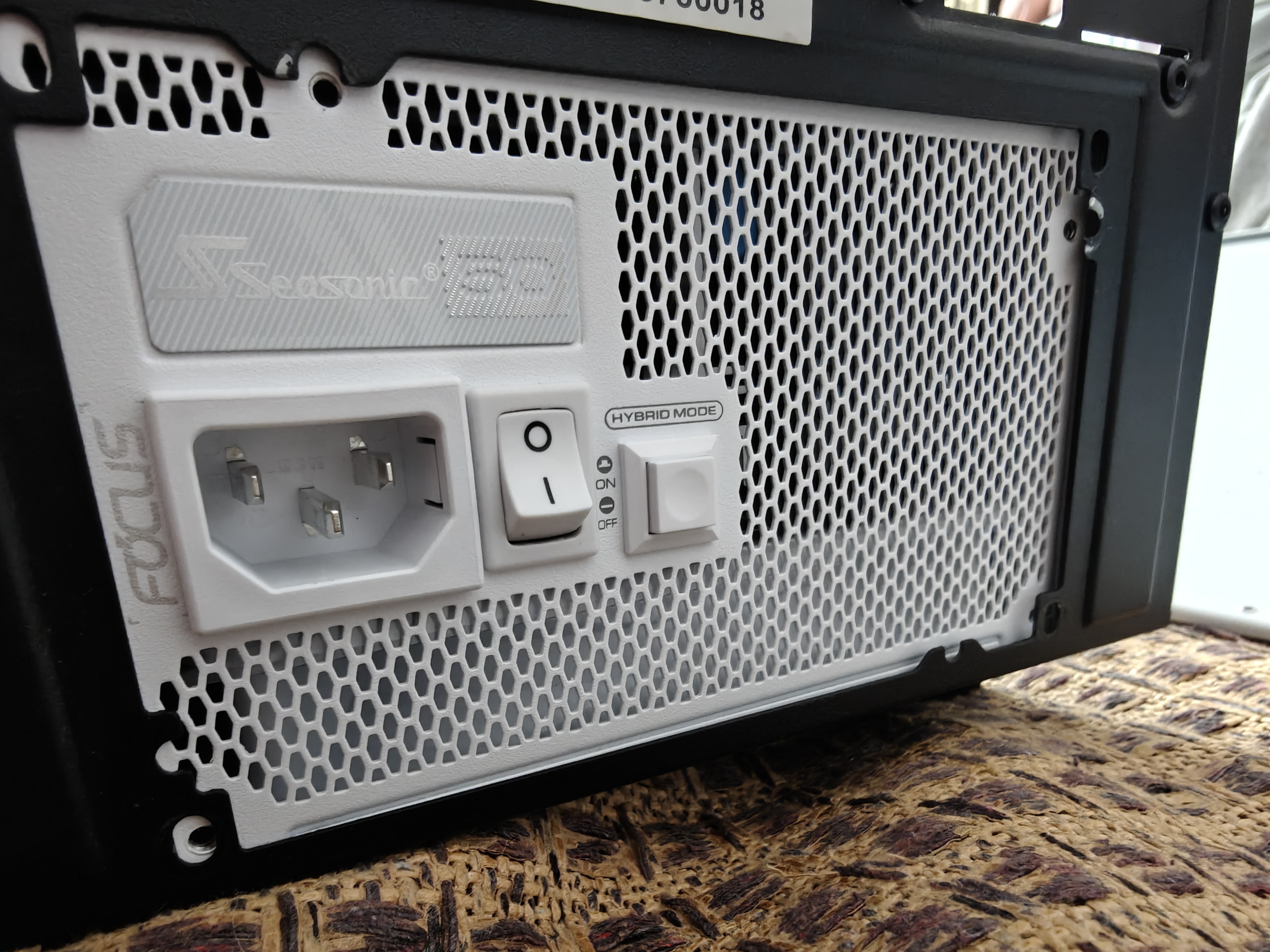 海韵（SEASONIC）【FOCUS v5 GX】850W 双色线材白金认证 白色电脑电源｜A级声学｜ATX 3.1｜CQC3级｜支持50系显卡 实拍图