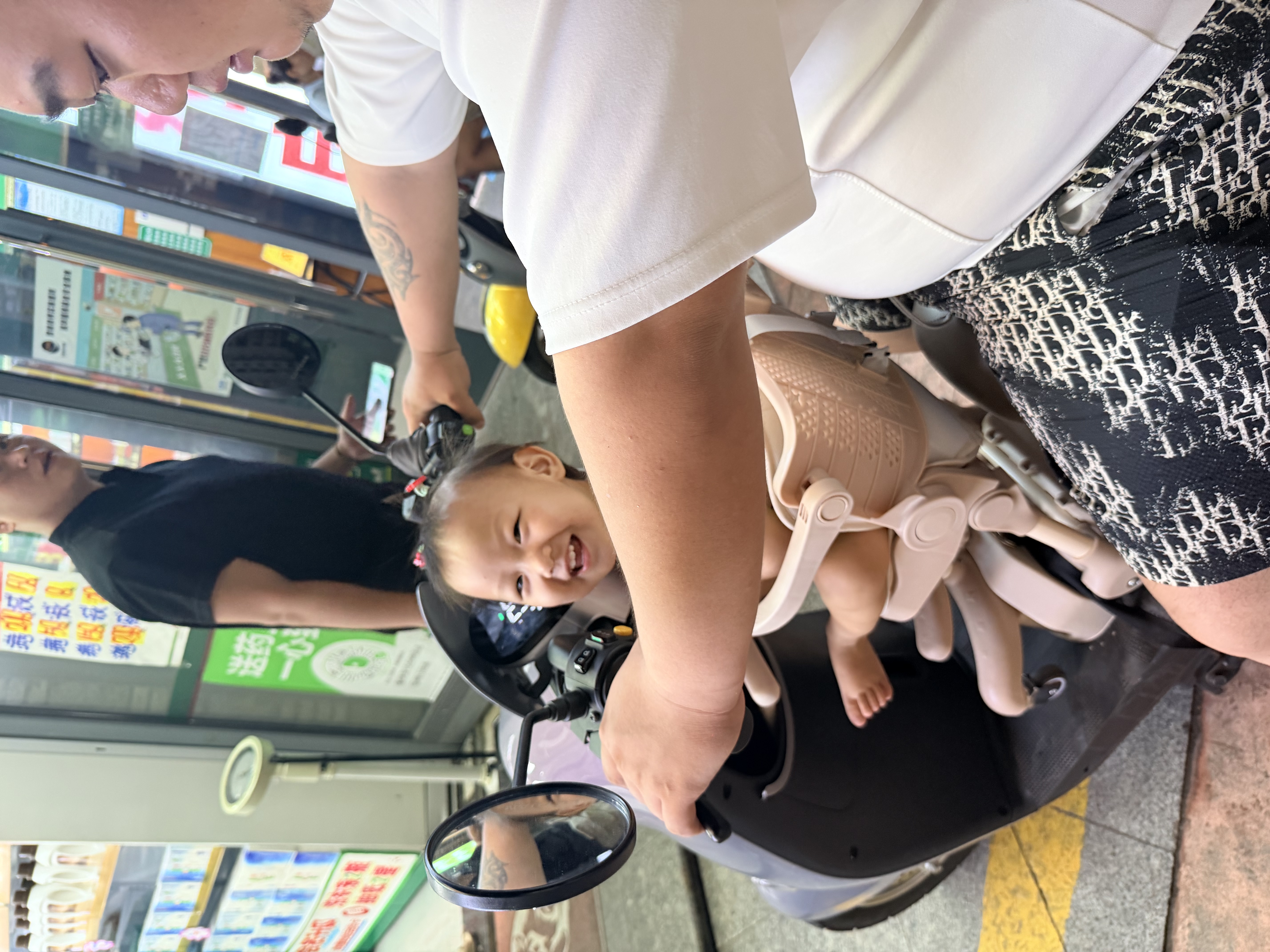 儿童座椅可推行溜娃三合一电车前置宝宝座椅婴儿小孩溜溜车推车 奶杏云椅-秒变手推车+坐垫 实拍图
