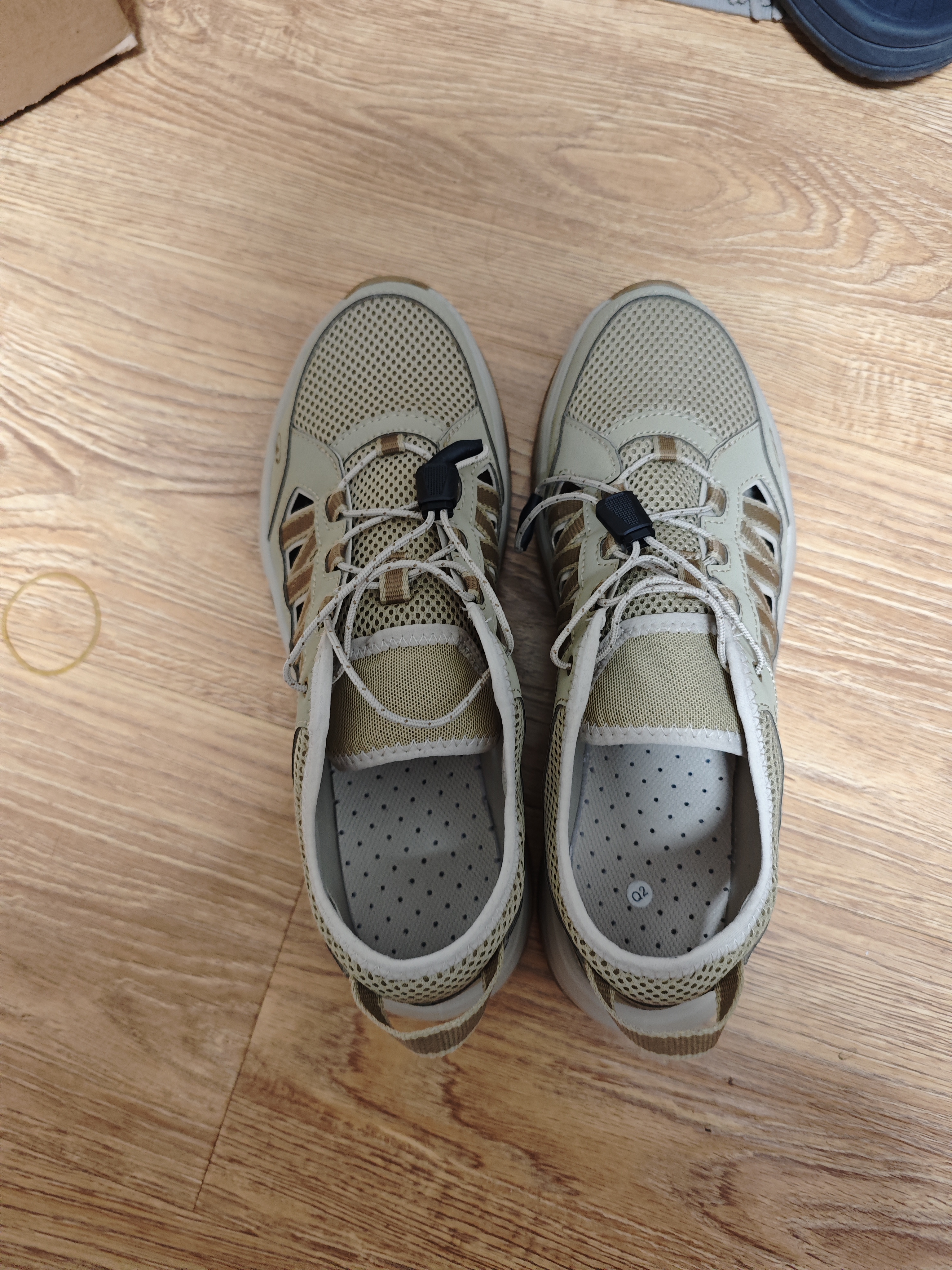 迪卡侬（DECATHLON）男士NH900夏季防滑轻量缓震沙滩户外溯溪洞洞凉鞋米黄42-5709660 实拍图