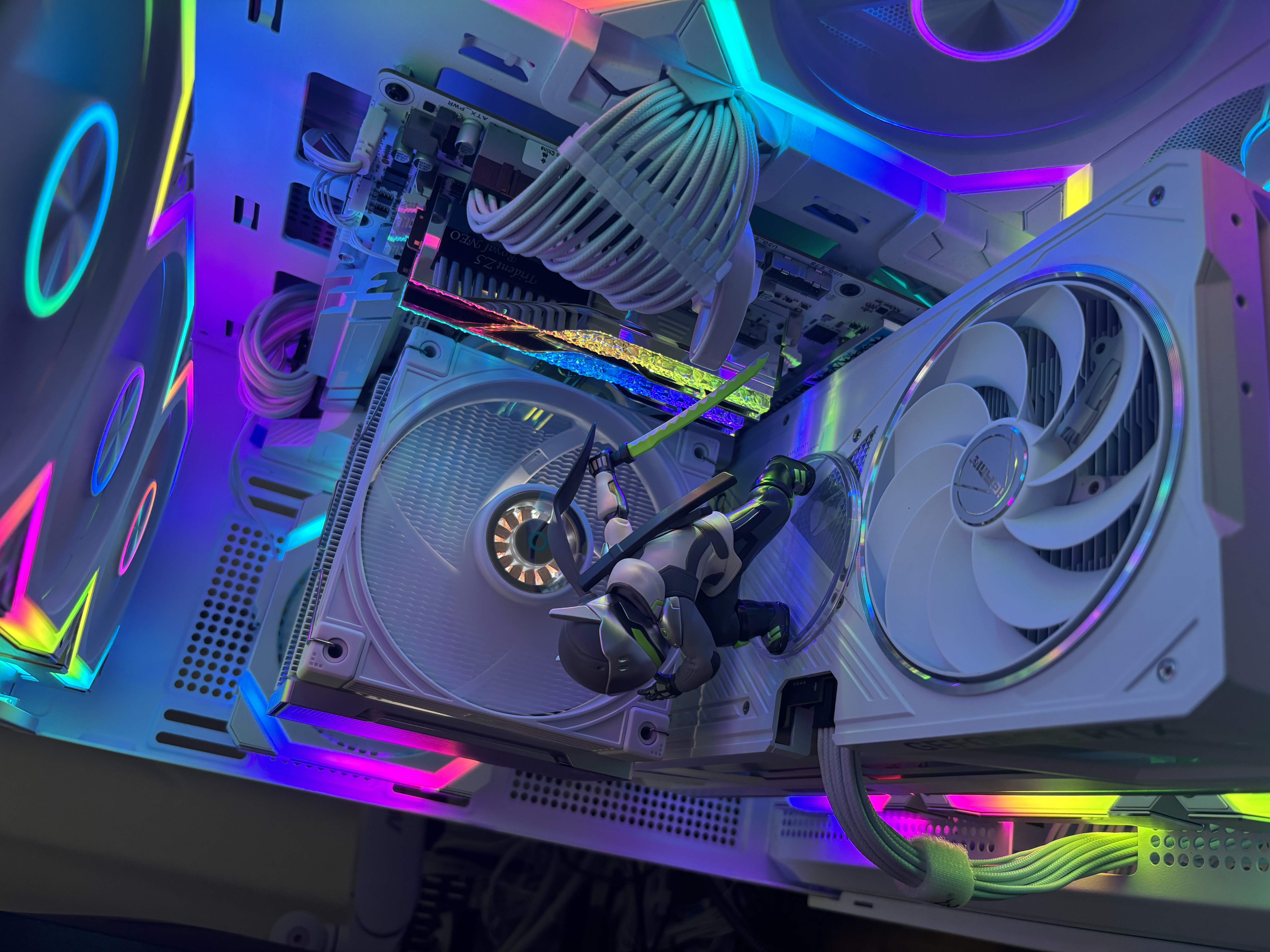 九州风神（DEEPCOOL）冰立方AK700白 VC版CPU风冷散热器/7热管单塔/内存避位/VC2.0底座/三相十极十二槽风扇/3年质保 实拍图