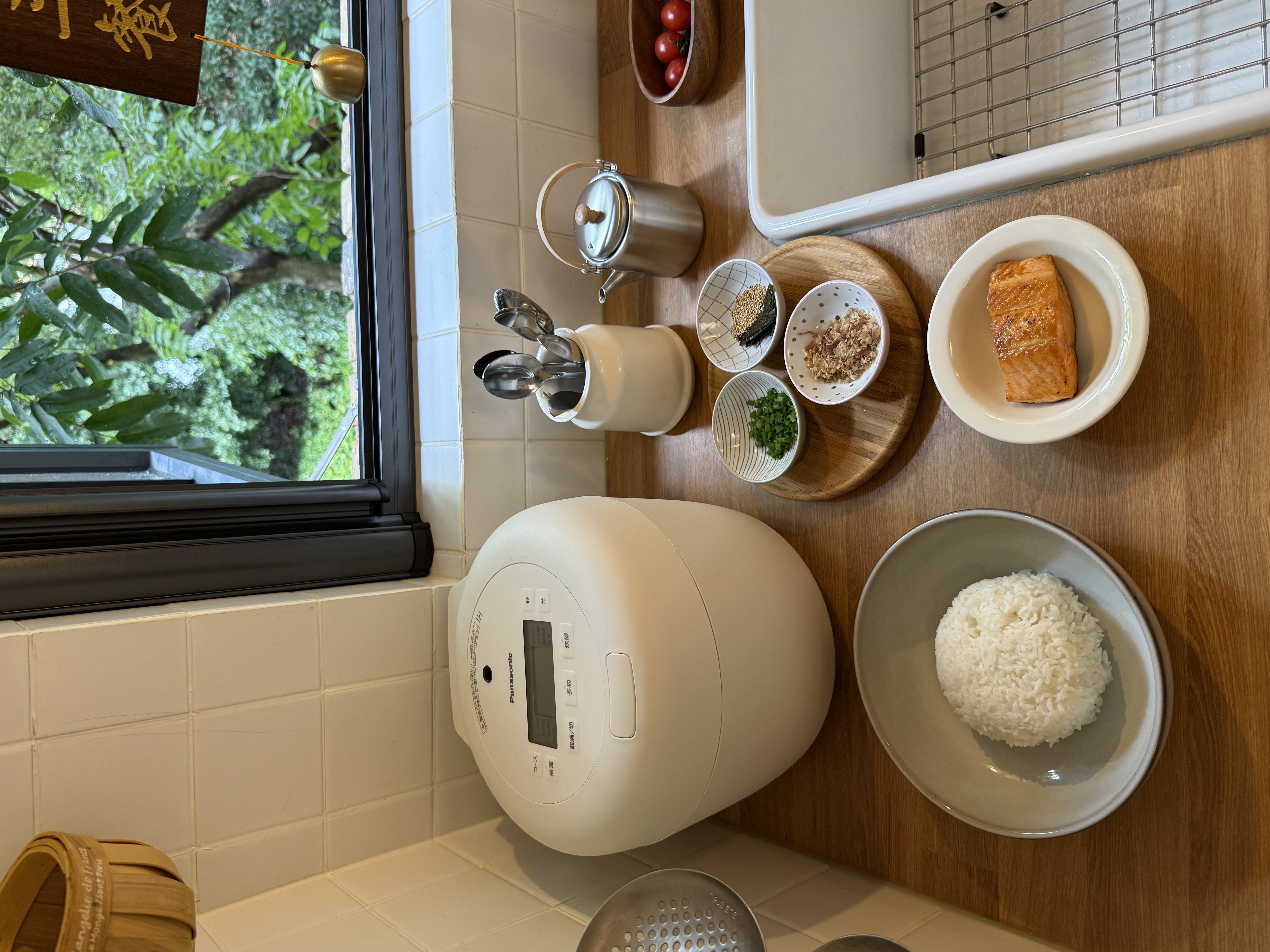 松下（Panasonic）SR-H10BEW 白色3L 新款3-5人家用2段IH电磁加热 备长炭内胆电饭锅煲 小巧不占地 实拍图