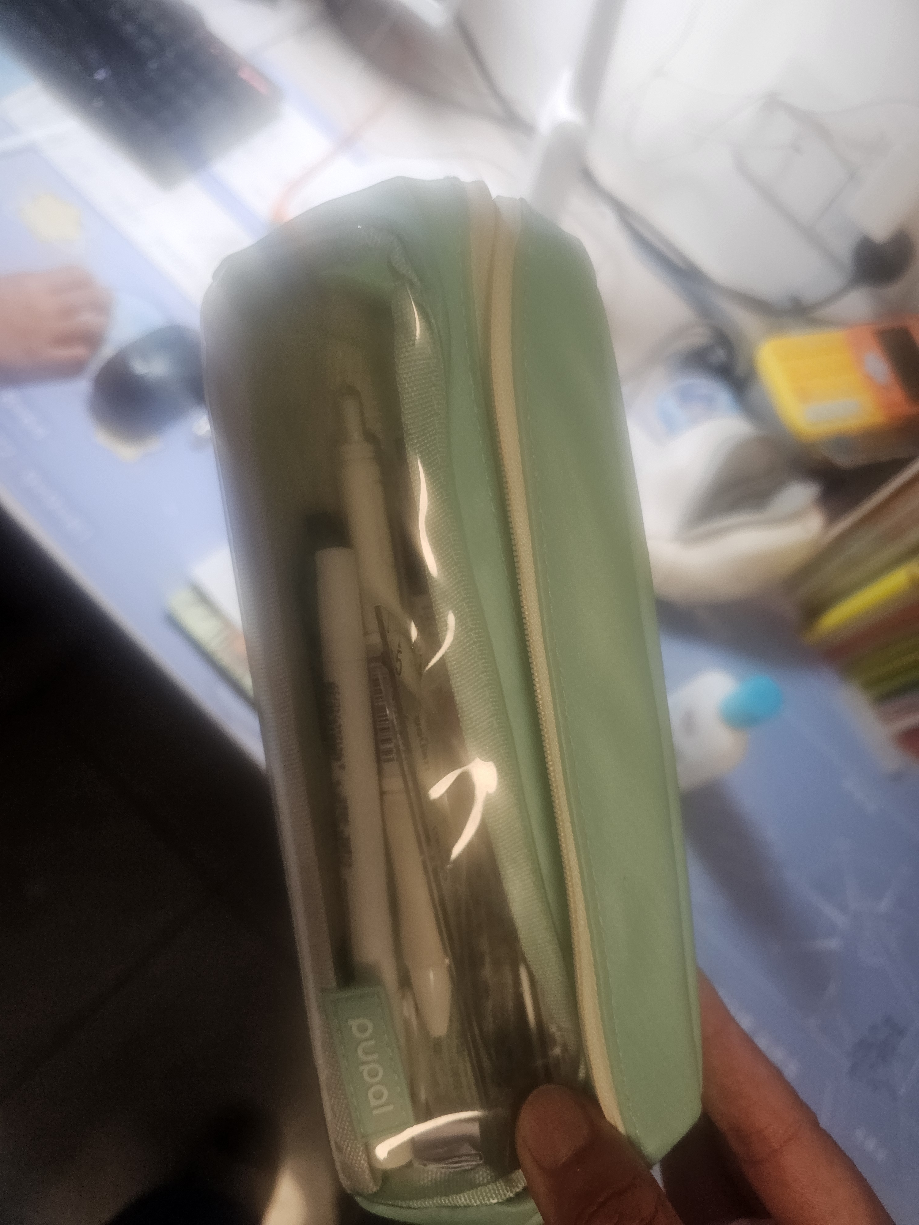 得力（deli）笔袋磁吸翻折内外真防脏污 时尚高颜值简约学生文具收纳袋 便携手提文具盒男女孩礼物小号浅蓝色 实拍图