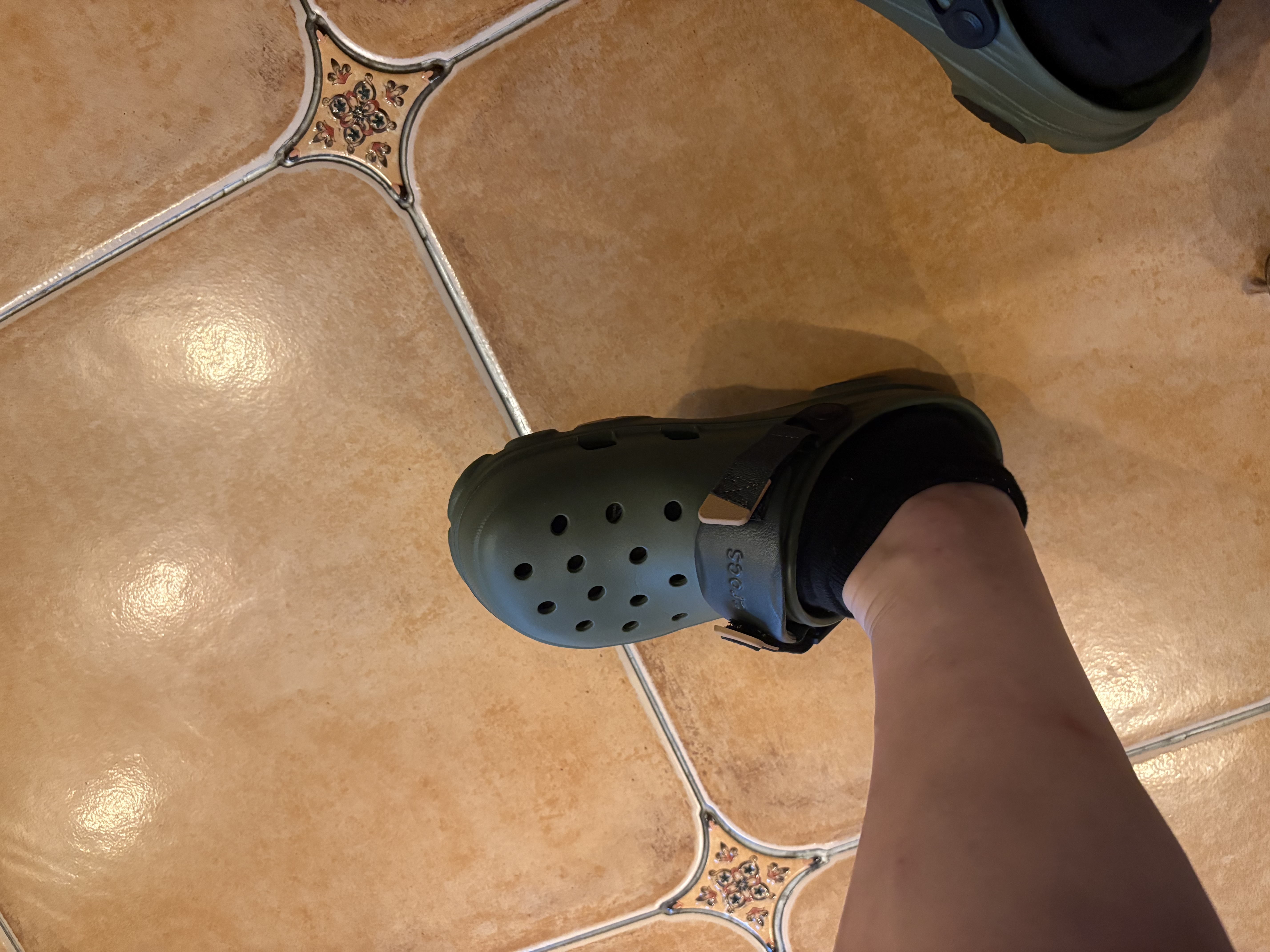 卡骆驰（CROCS）经典特林洞洞鞋|206340 军绿色-309   43 (270mm)   实拍图