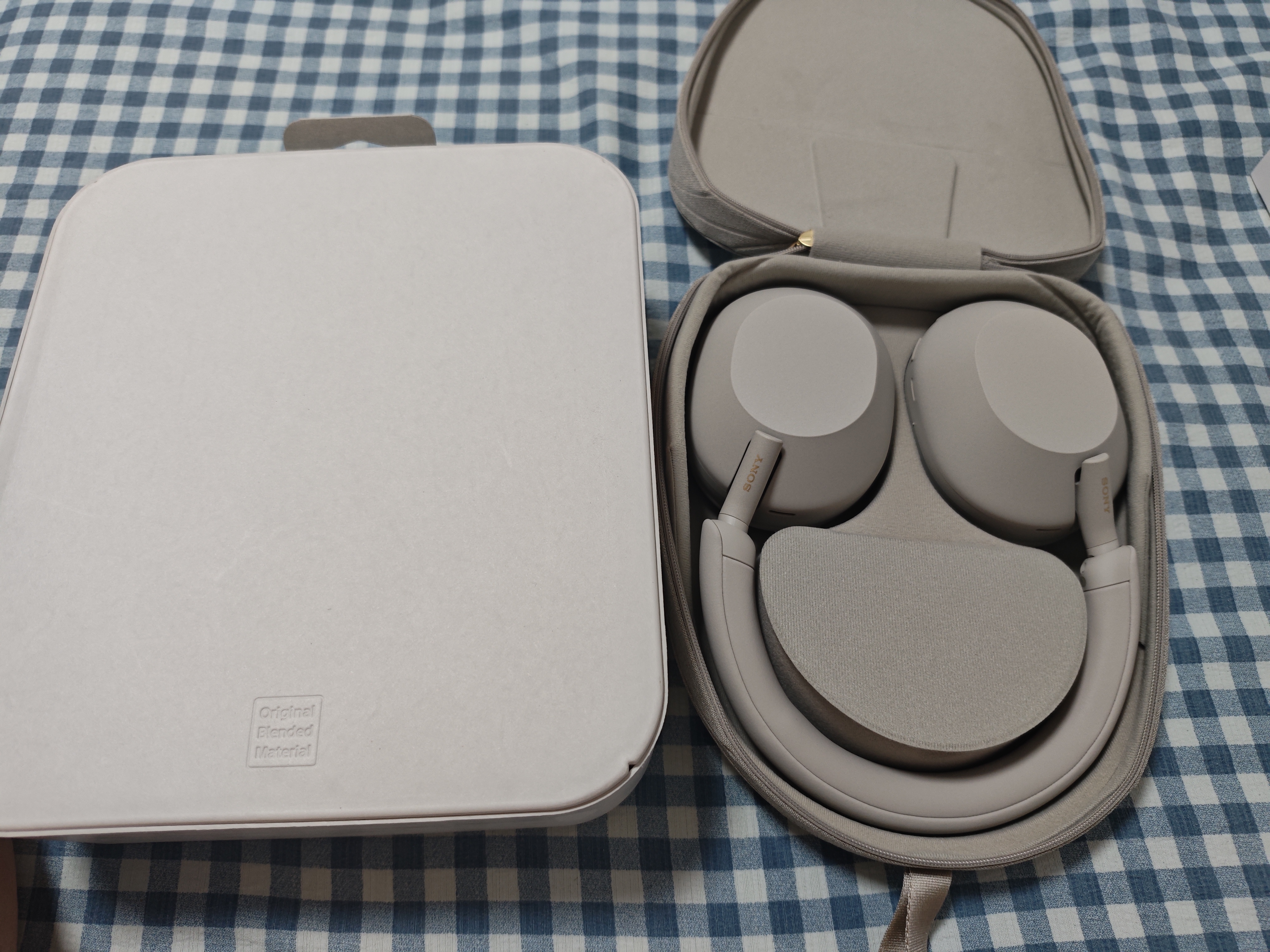 索尼（SONY）WH-1000XM5 头戴式无线降噪耳机 AI智能降噪 铂金银 开学必备 适用苹果 实拍图