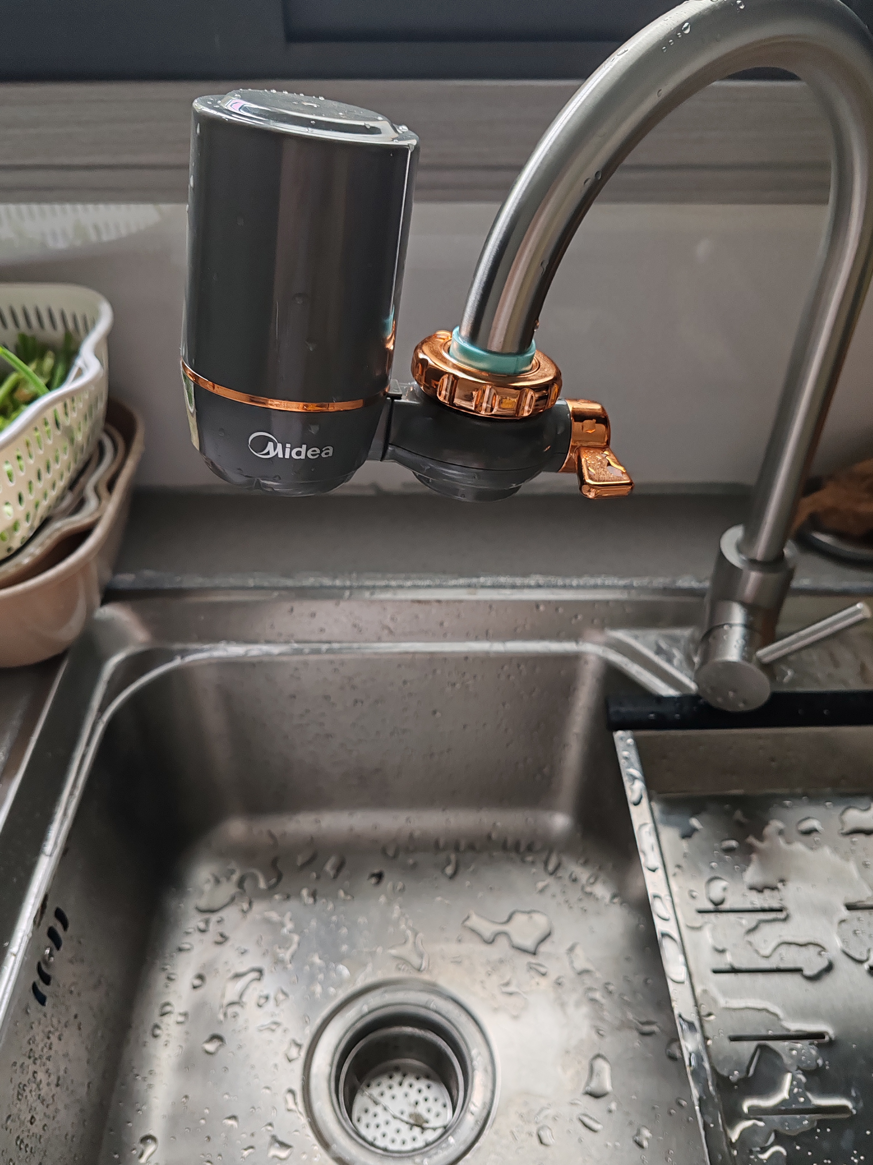 美的（Midea）净水器水龙头过滤器家用自来水滤水器直饮前置过滤器厨房卫生间通用除水垢除余氯双出水可清洗滤芯 一机七芯【五年免换芯】 实拍图