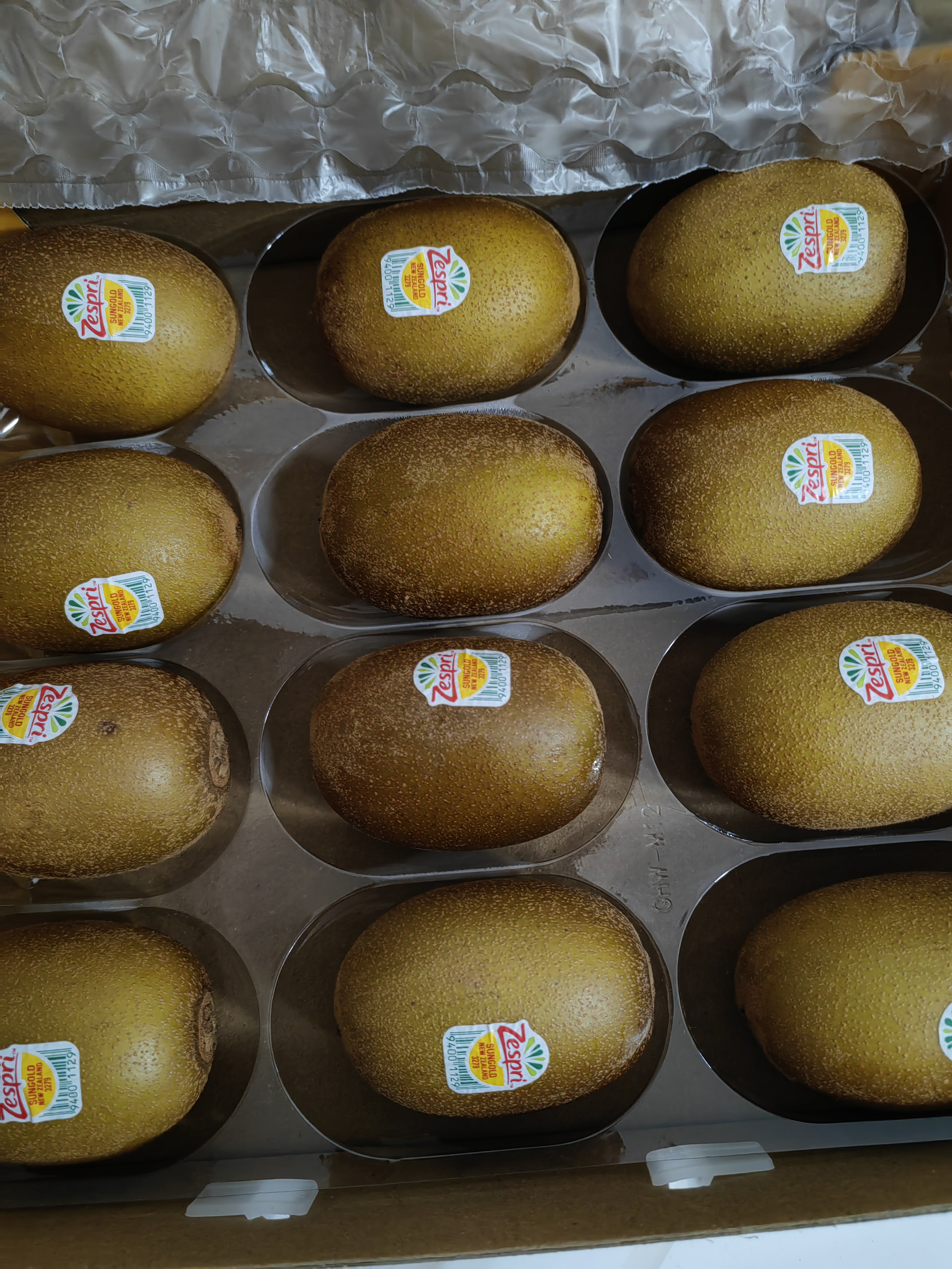 佳沛（zespri）新西兰 阳光金奇异果12粒礼盒特大果单果约124-146g 猕猴桃 实拍图