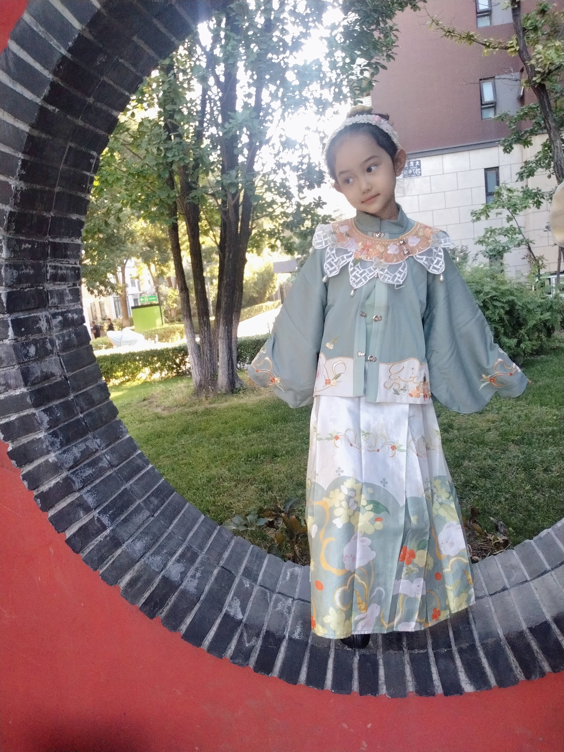 罗蒙女童明制汉服新式国风马面裙毕业演出服 汉服豆蔻绿套装 120 实拍图