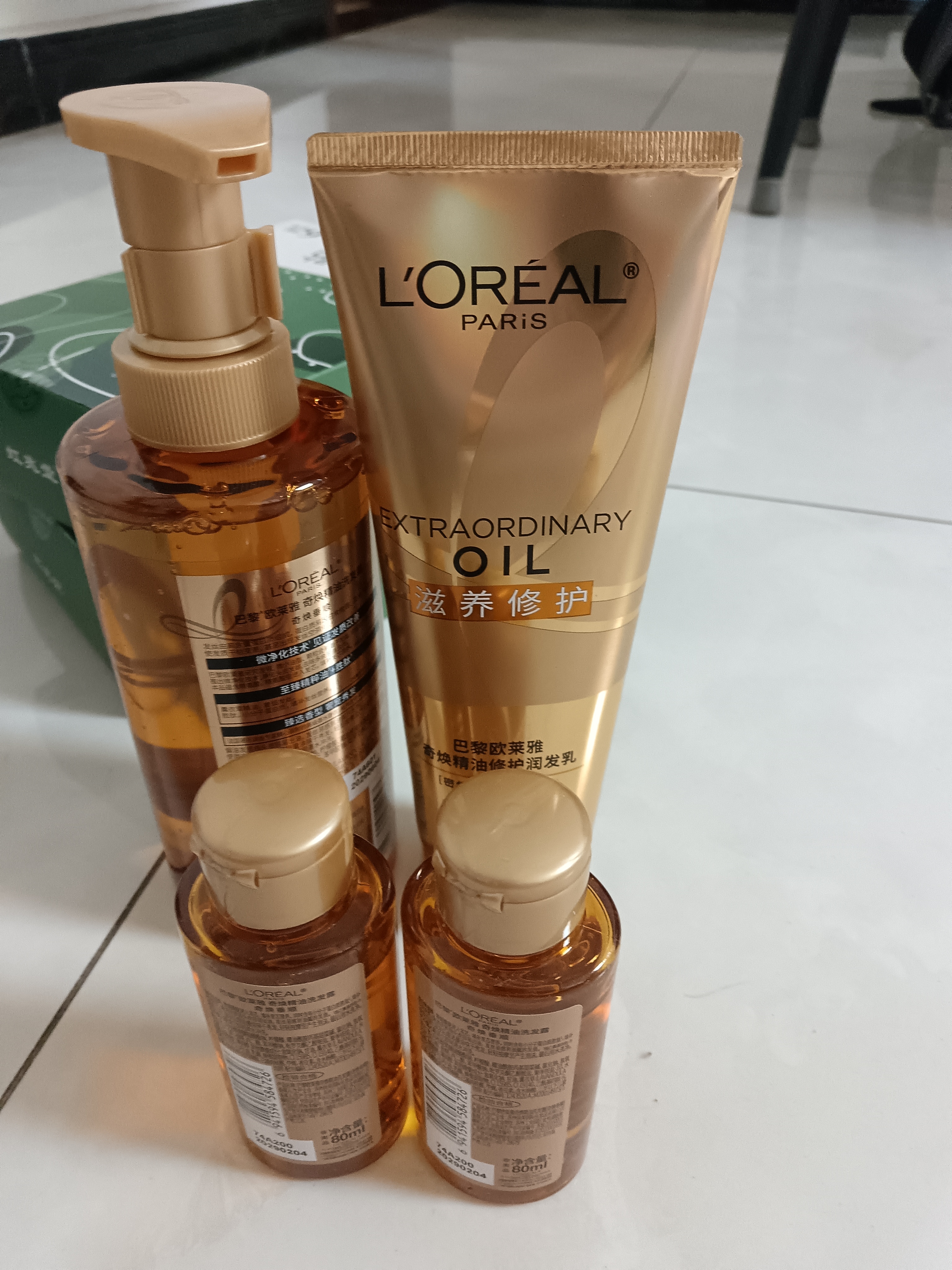 欧莱雅大金瓶奇焕垂顺改善毛躁发洗发水440ml*1+滋养修护润发乳200ml*1 实拍图